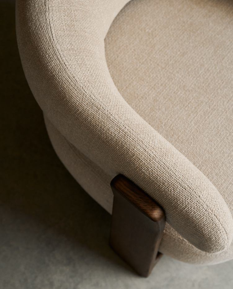 Sessel GRANITE beige Chenille mit dunklem Eschenfuß