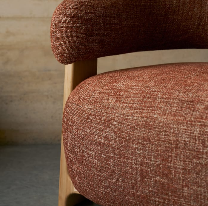Sessel GRANITE roter Chenille mit Eschenholzgestell