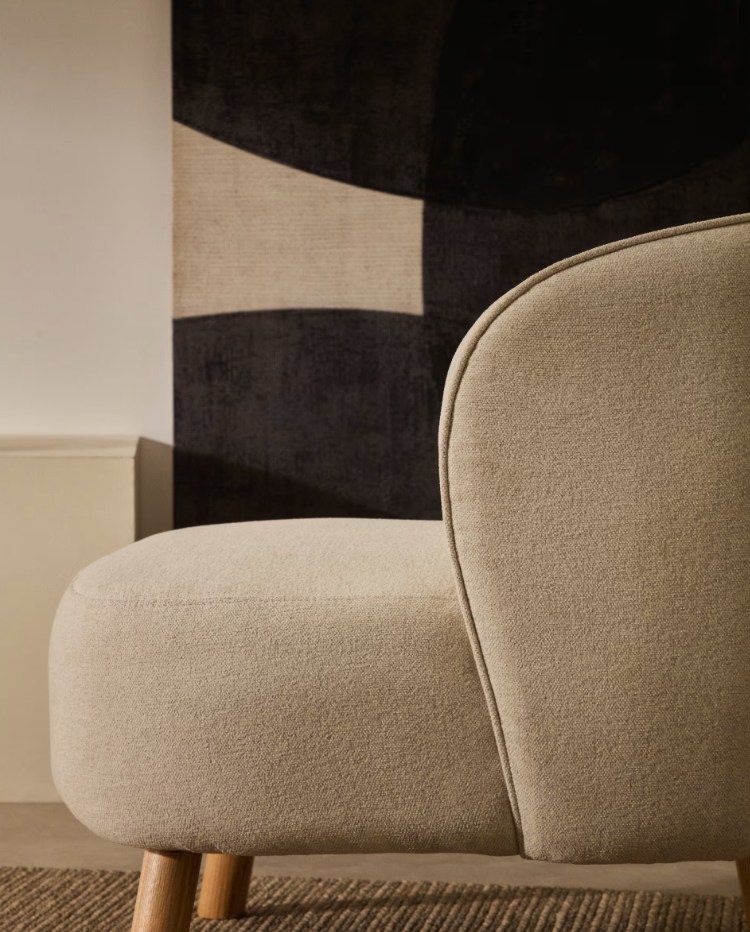 A chair of szenyl street beige