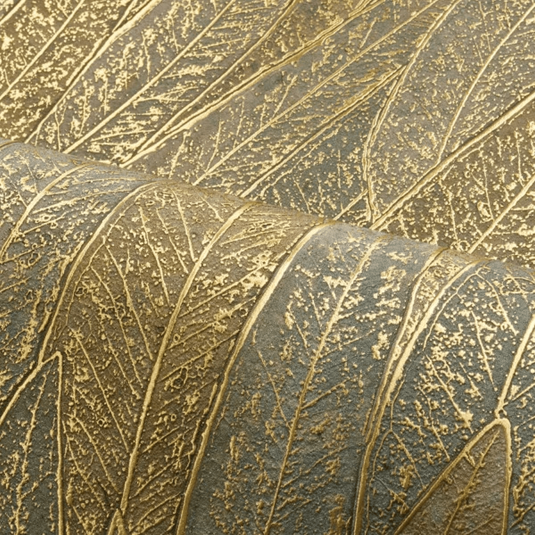 Metallische Tapete mit Eukalyptusblattmotiv CINEREA - VERT grün mit Gold