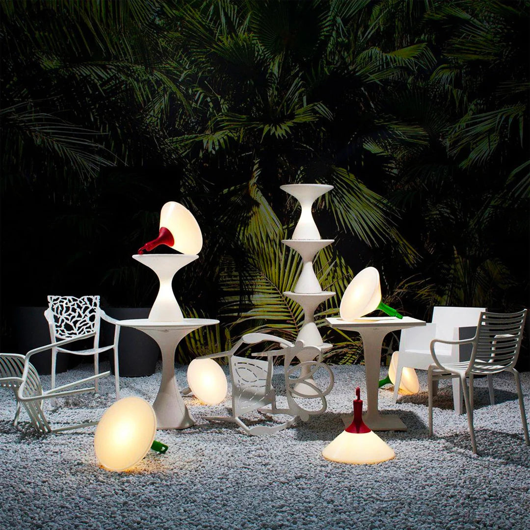 Kissi White Kissi Cafe Tisch