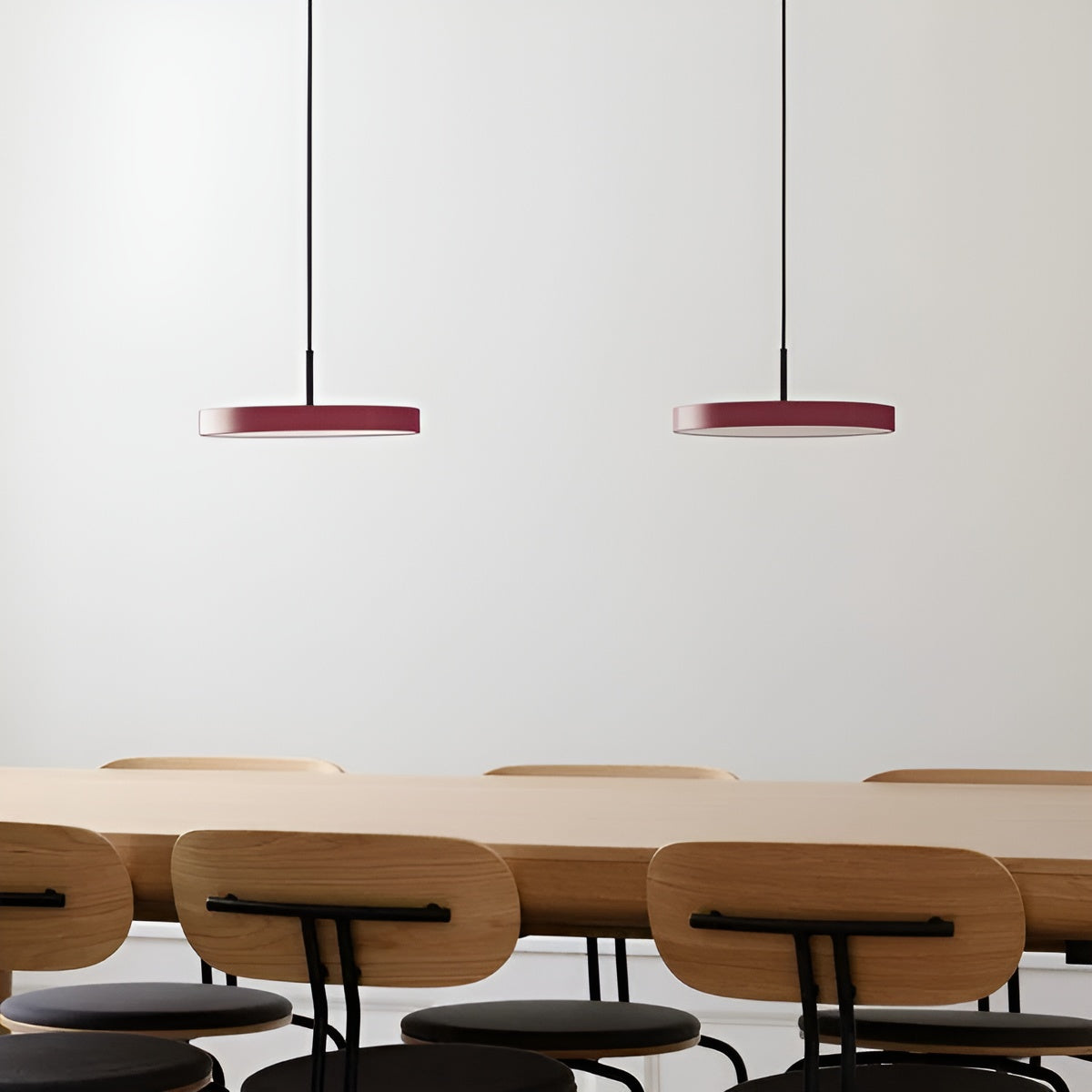 ASTERIA PLUS pendant lamp in burgundy with black insert