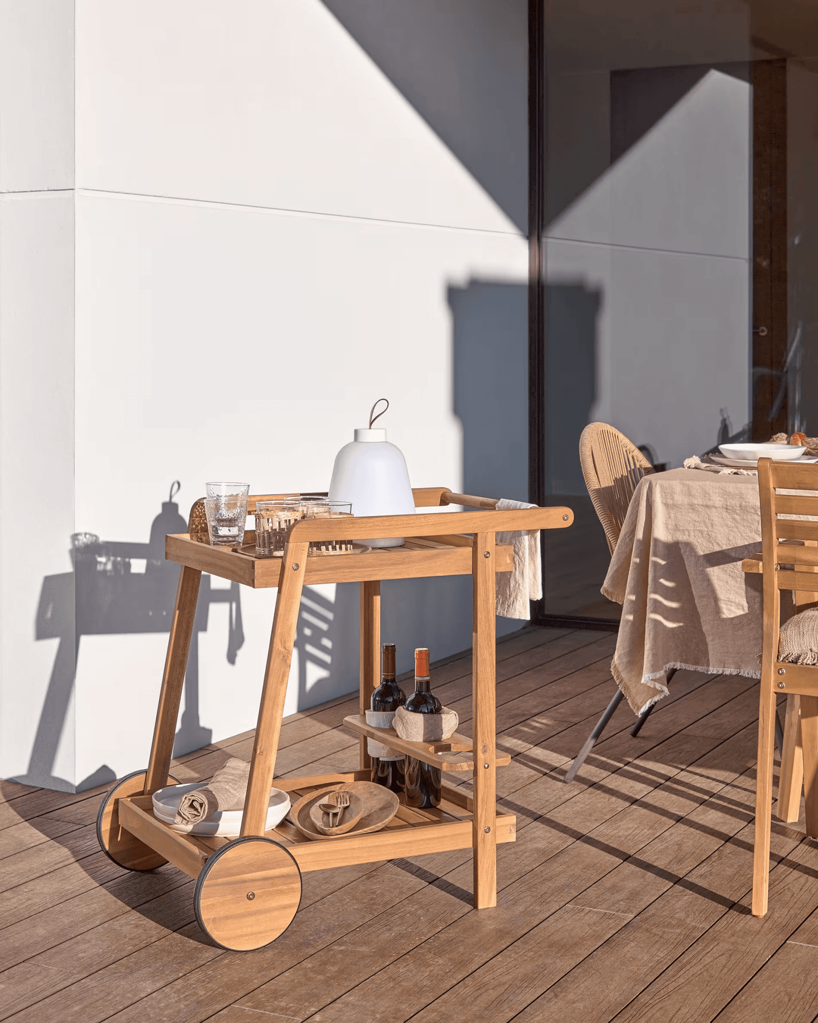 Barek ogrodowy FELISA lite drewno akacjowe La Forma Eye on Design