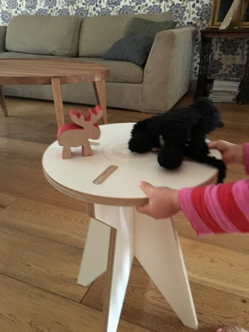ST STOOL white