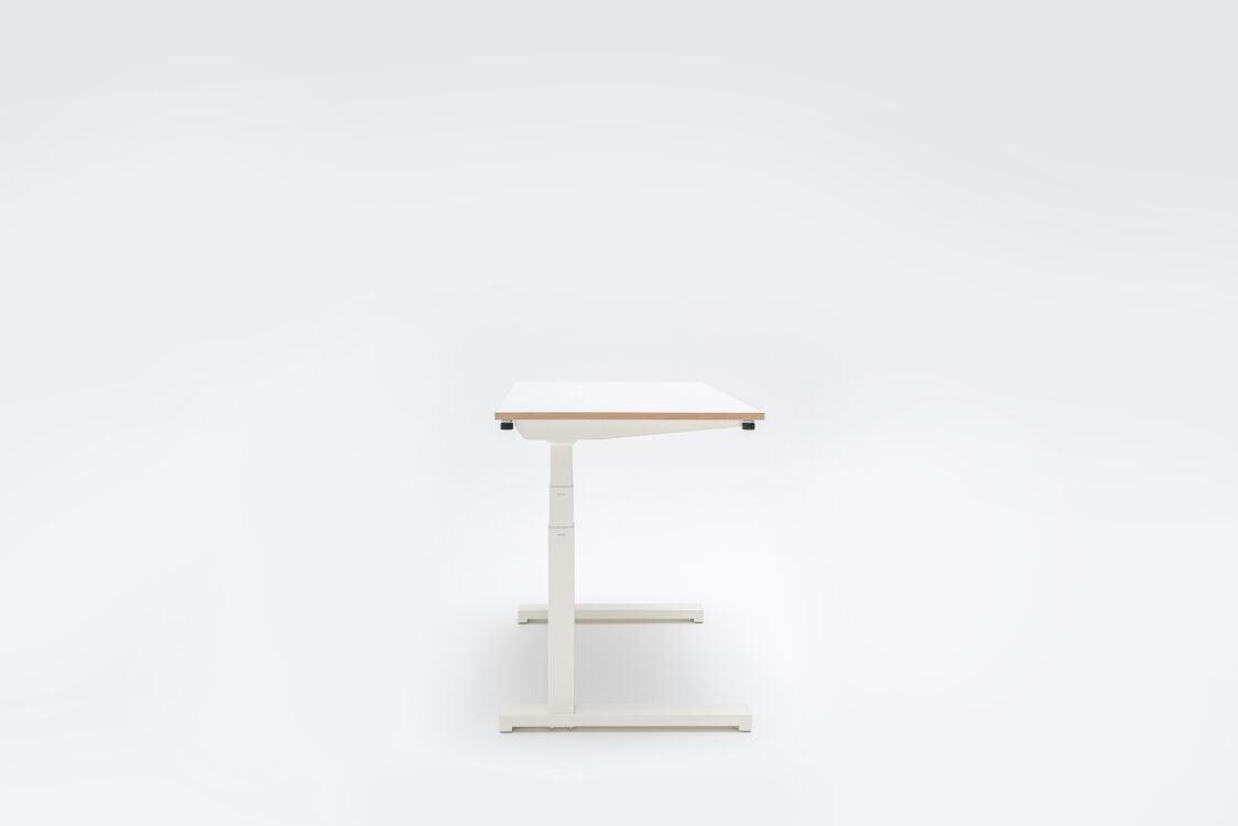 Biurko COMPACT DRIVE bluetooth z elektryczną regulację wysokości blatu MDD Eye on Design