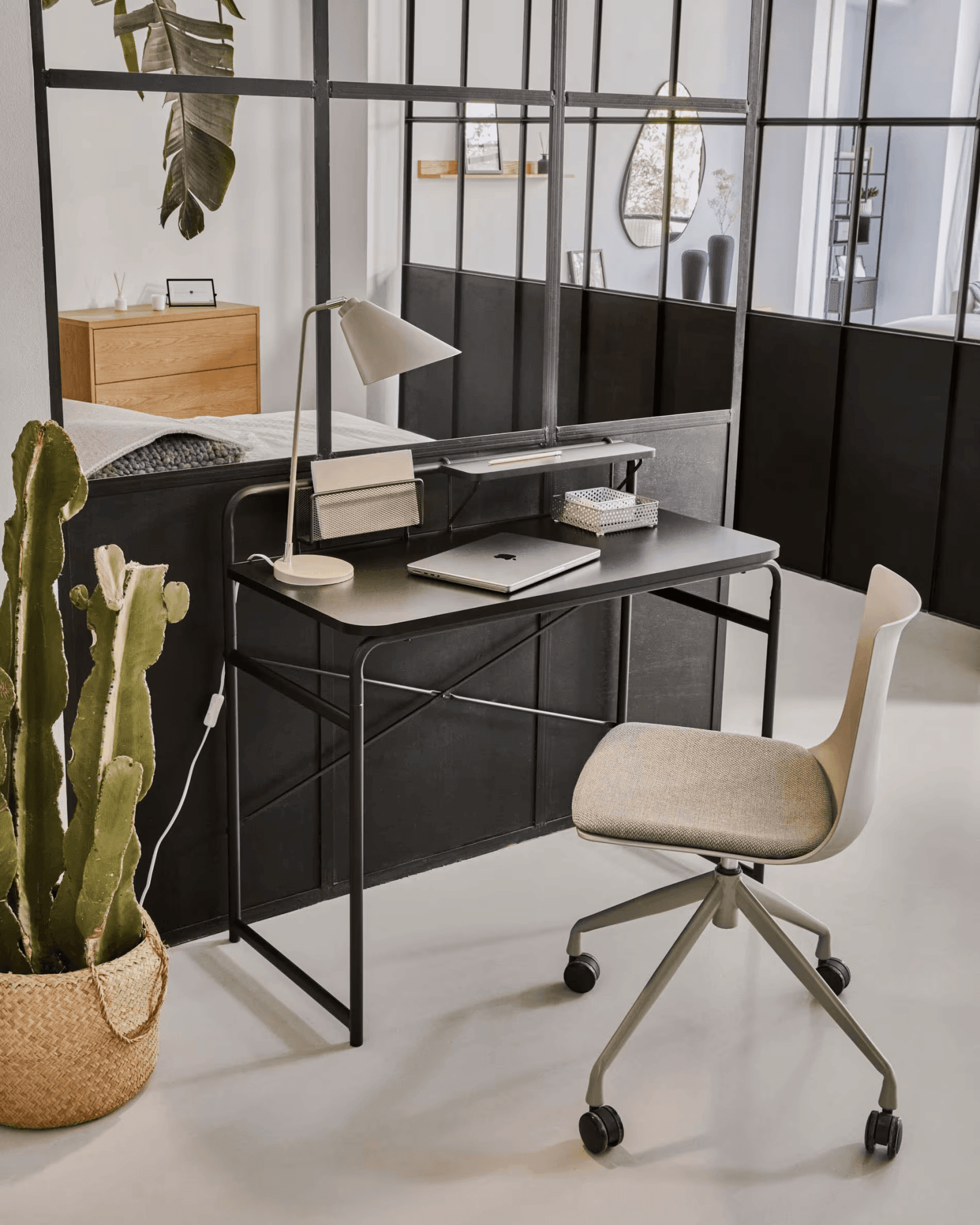 Biurko FOREMAN czarny La Forma Eye on Design