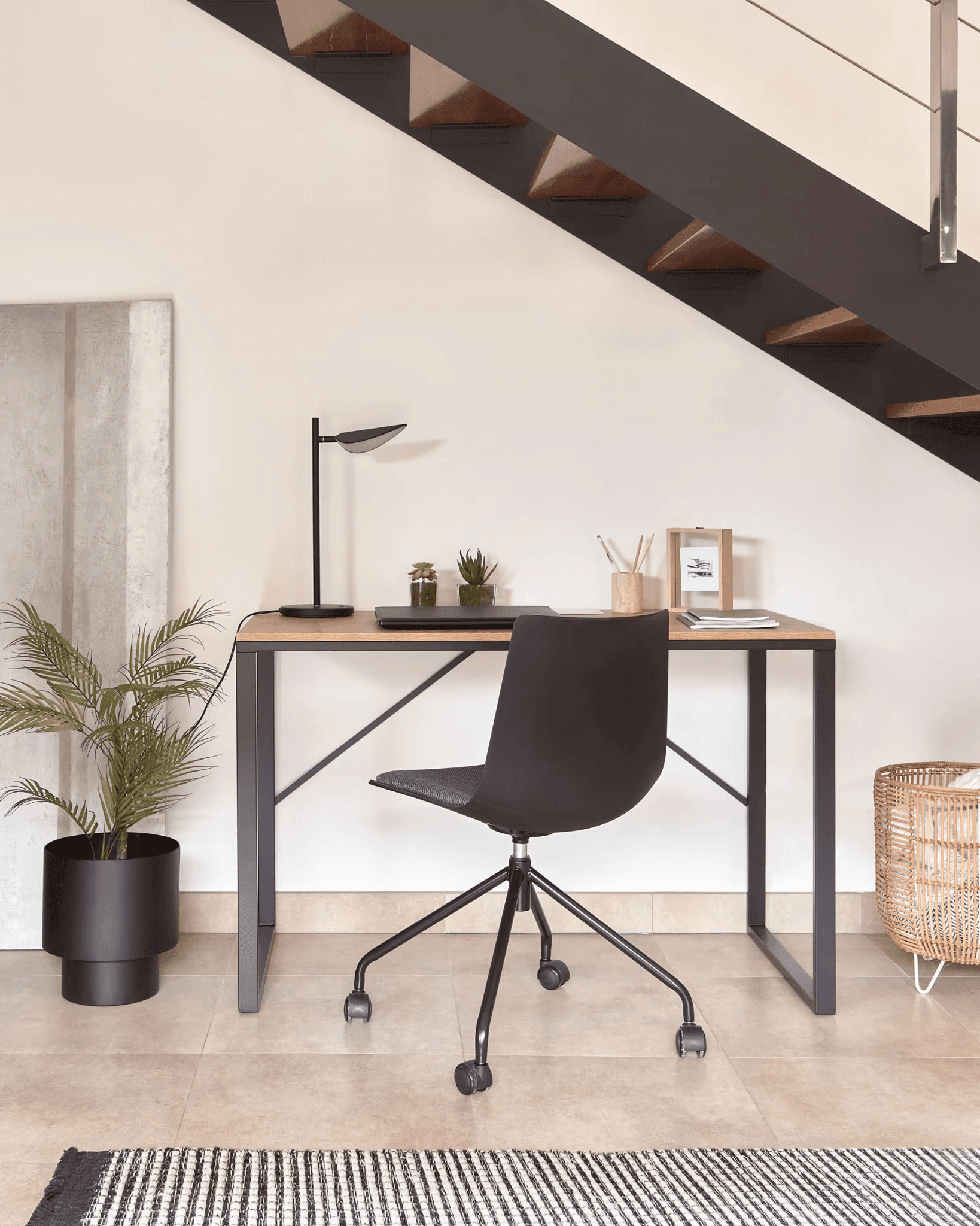 Biurko TALBOT czarny La Forma Eye on Design