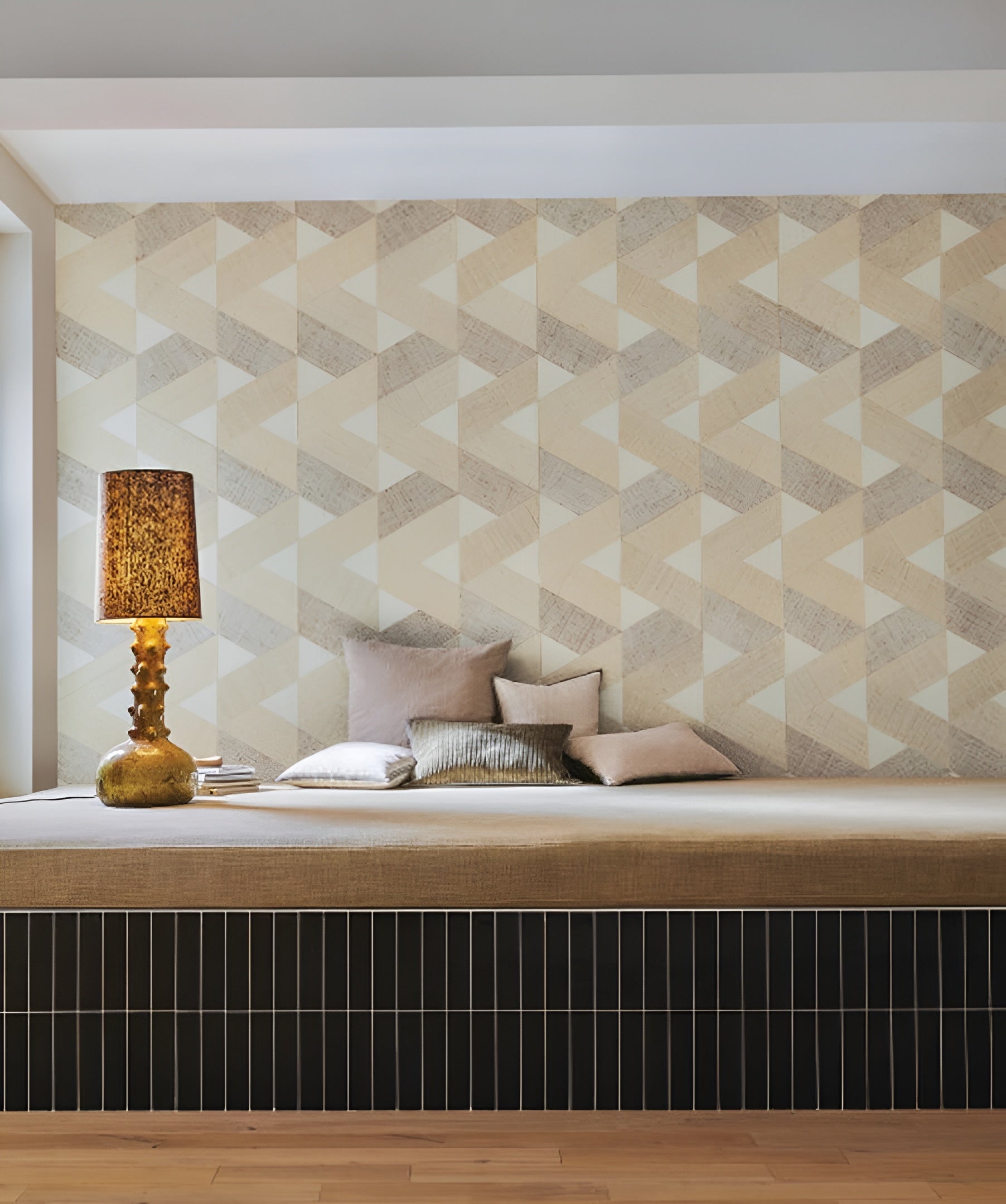 Natural wallpaper with a geometric pattern made of raffia SOLAL - WHITE with beige