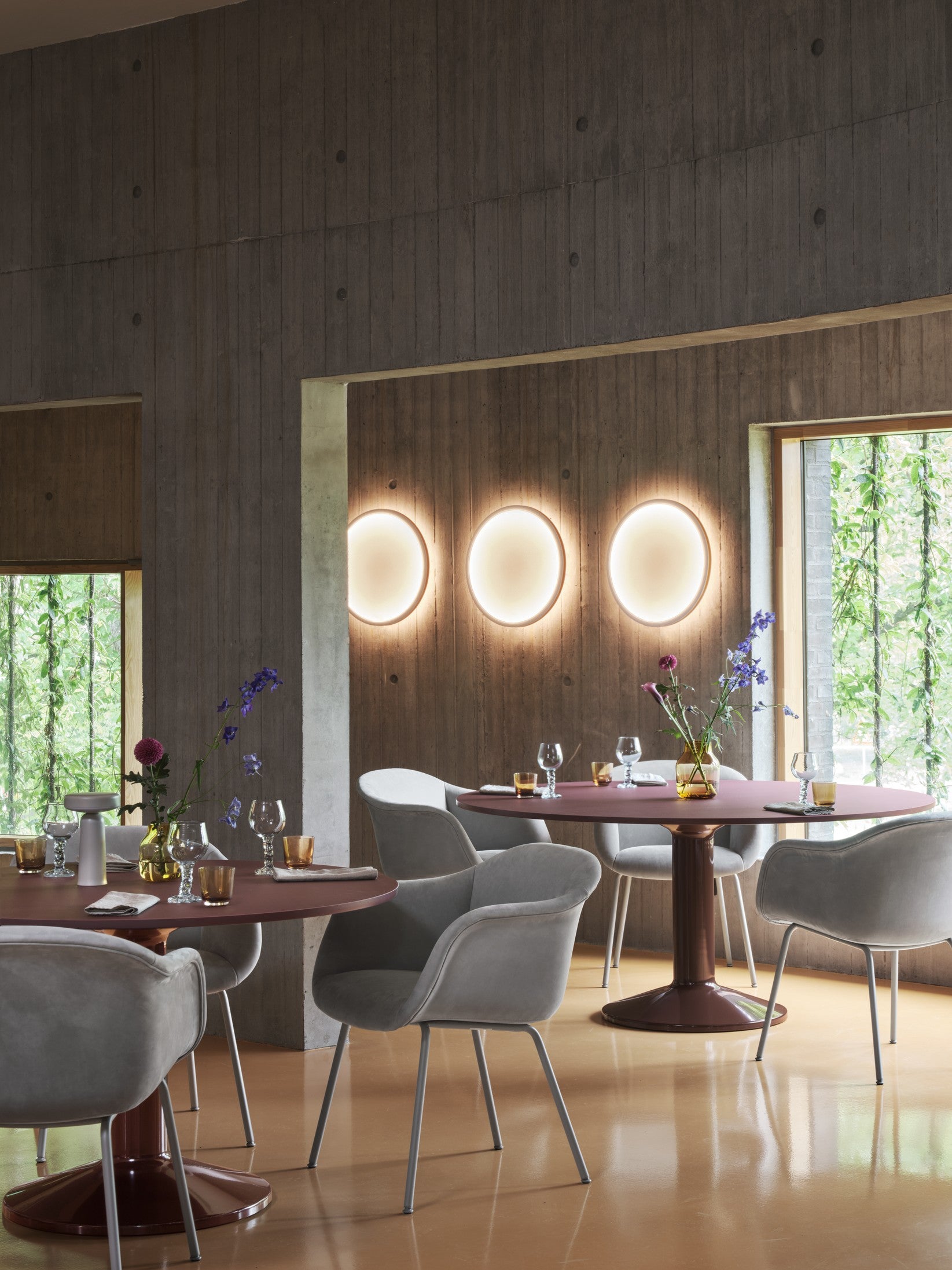 Lampa ścienna CALM biały z szarą obwódką