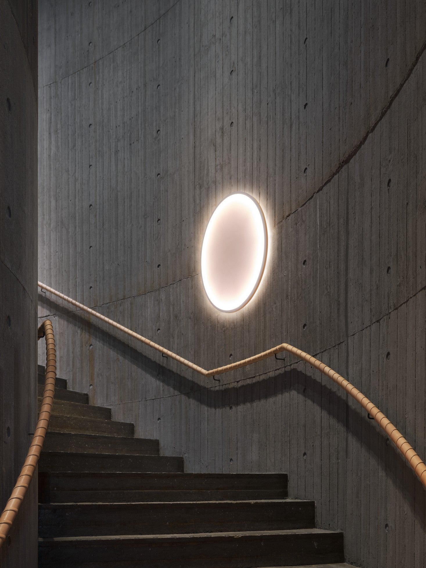 Lampa ścienna CALM biały z szarą obwódką