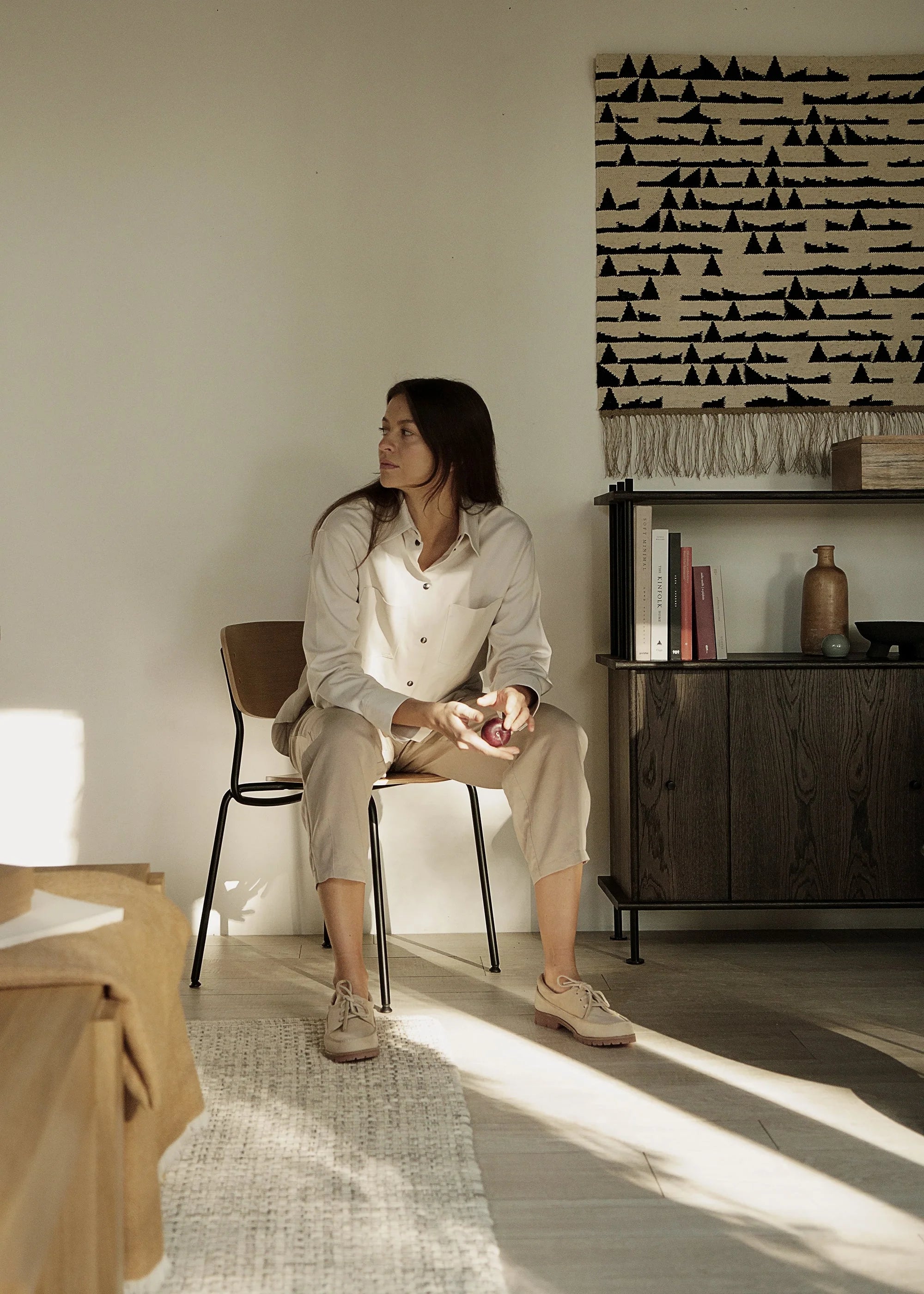 SPLOT Chair black oak wood with black base