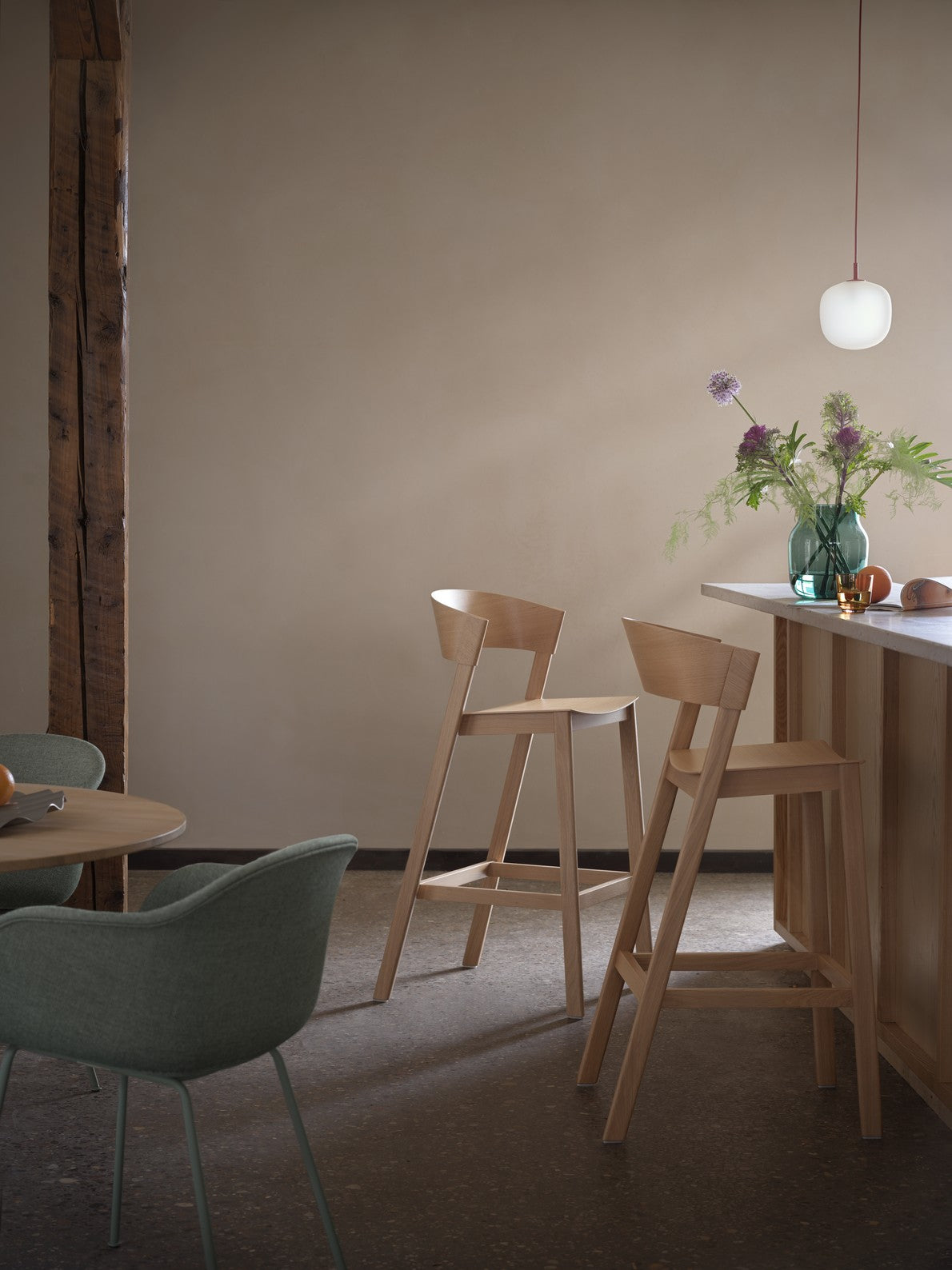 COVER Black Bar Stool