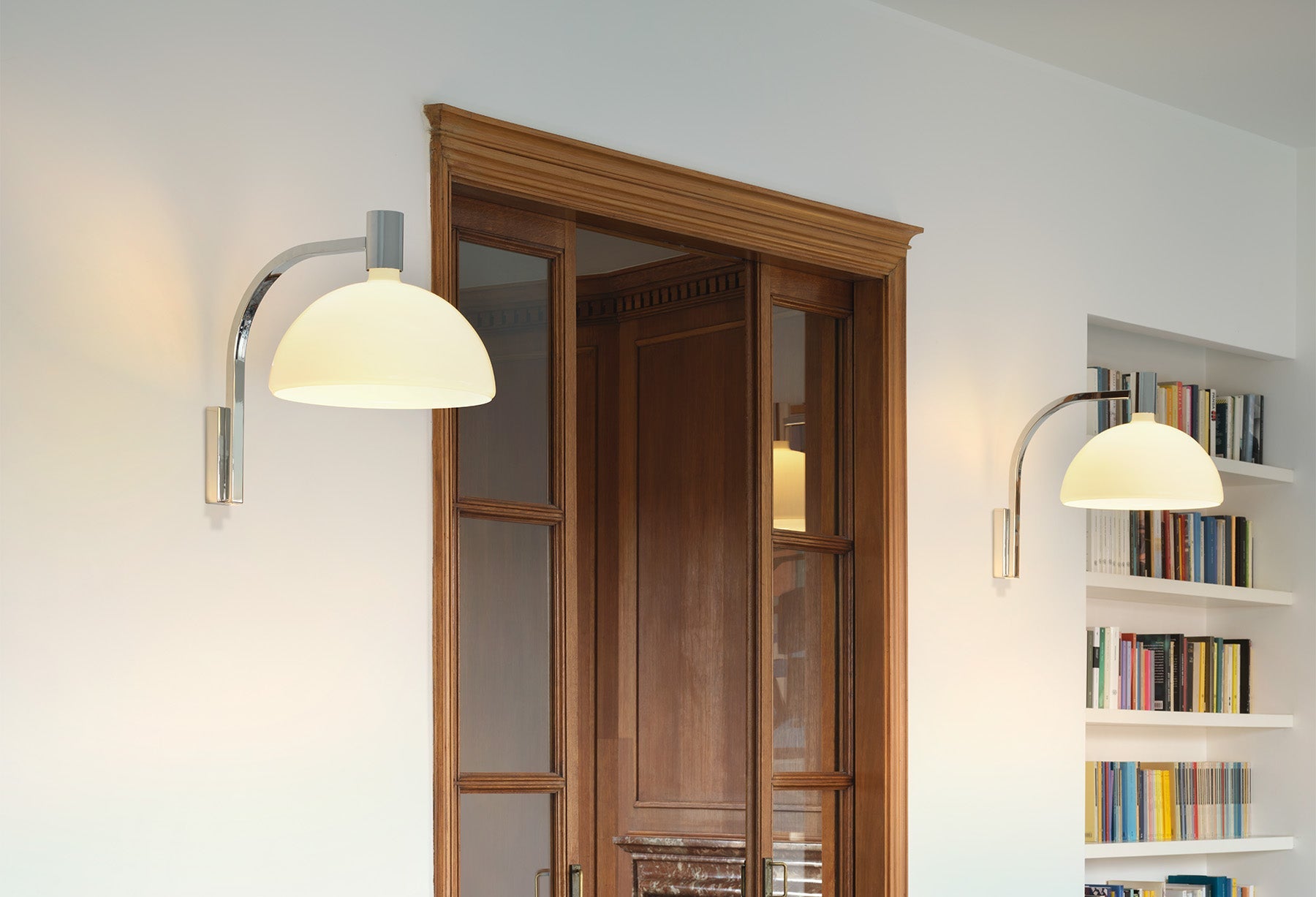 AS3C -Chrom mit weißer Glaswandlampe