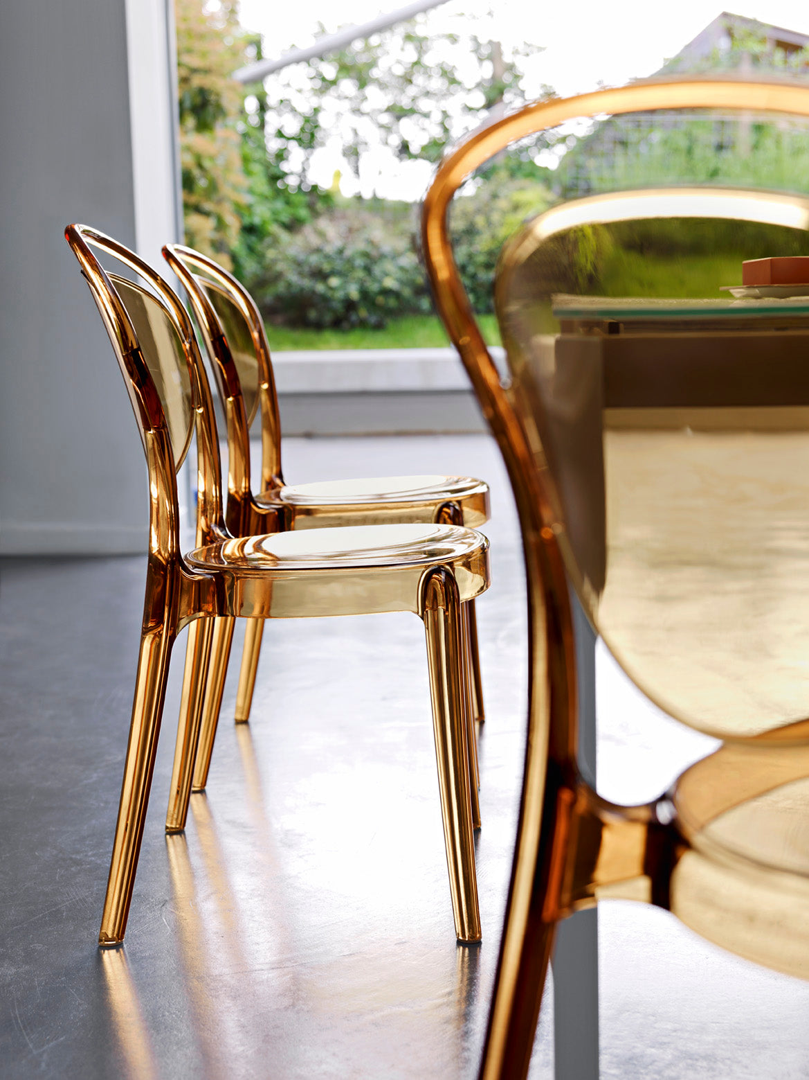 Stuhl PARISIENNE braun transparent