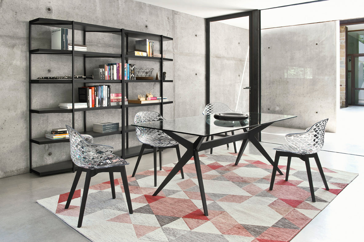 Stuhl SAINT TROPEZ mit transparentem Sitz und grauem Holzgestell