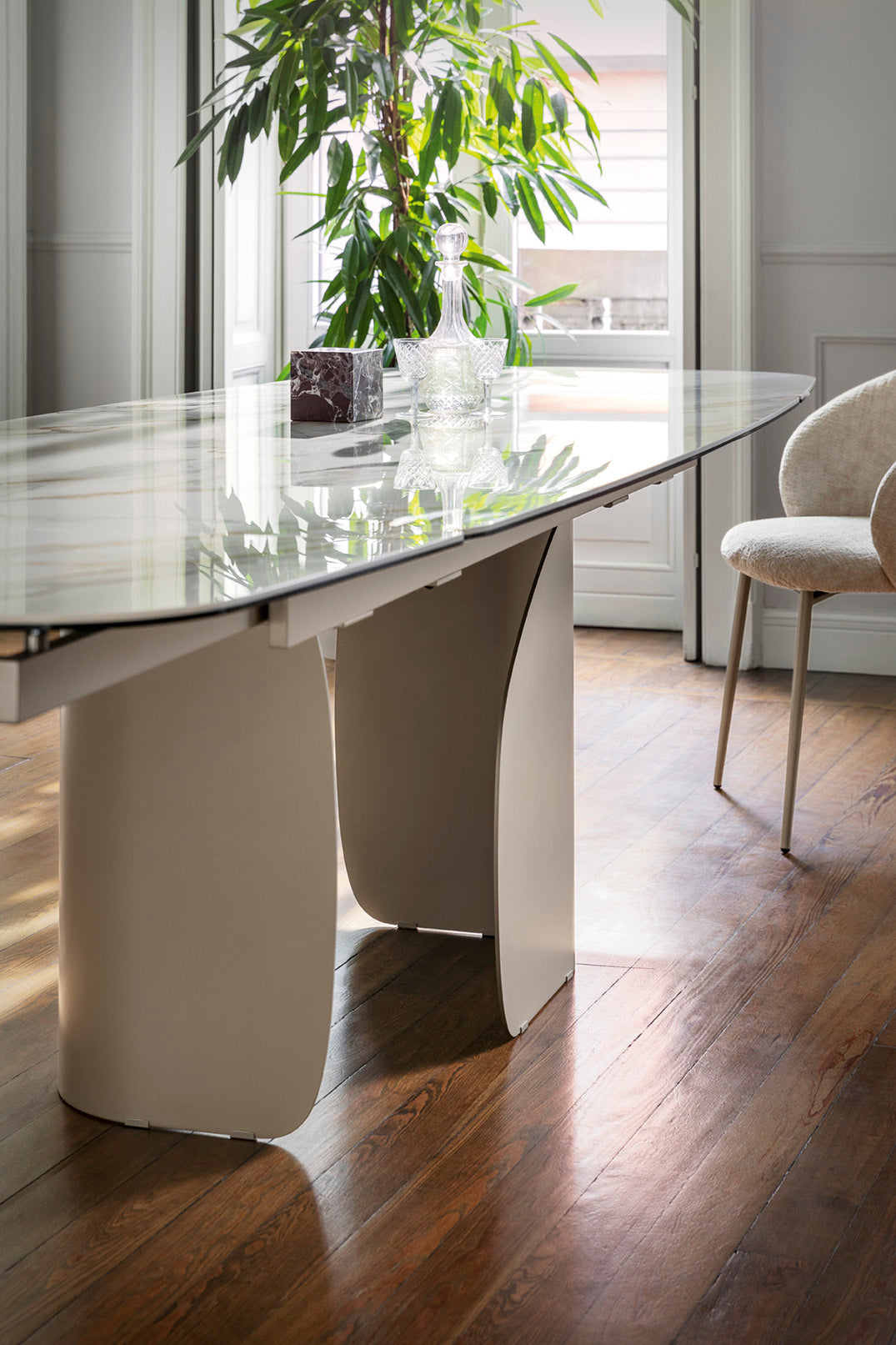 Ausziehbarer Tisch TWINS mit beigem Tischplatte und beigem Gestell