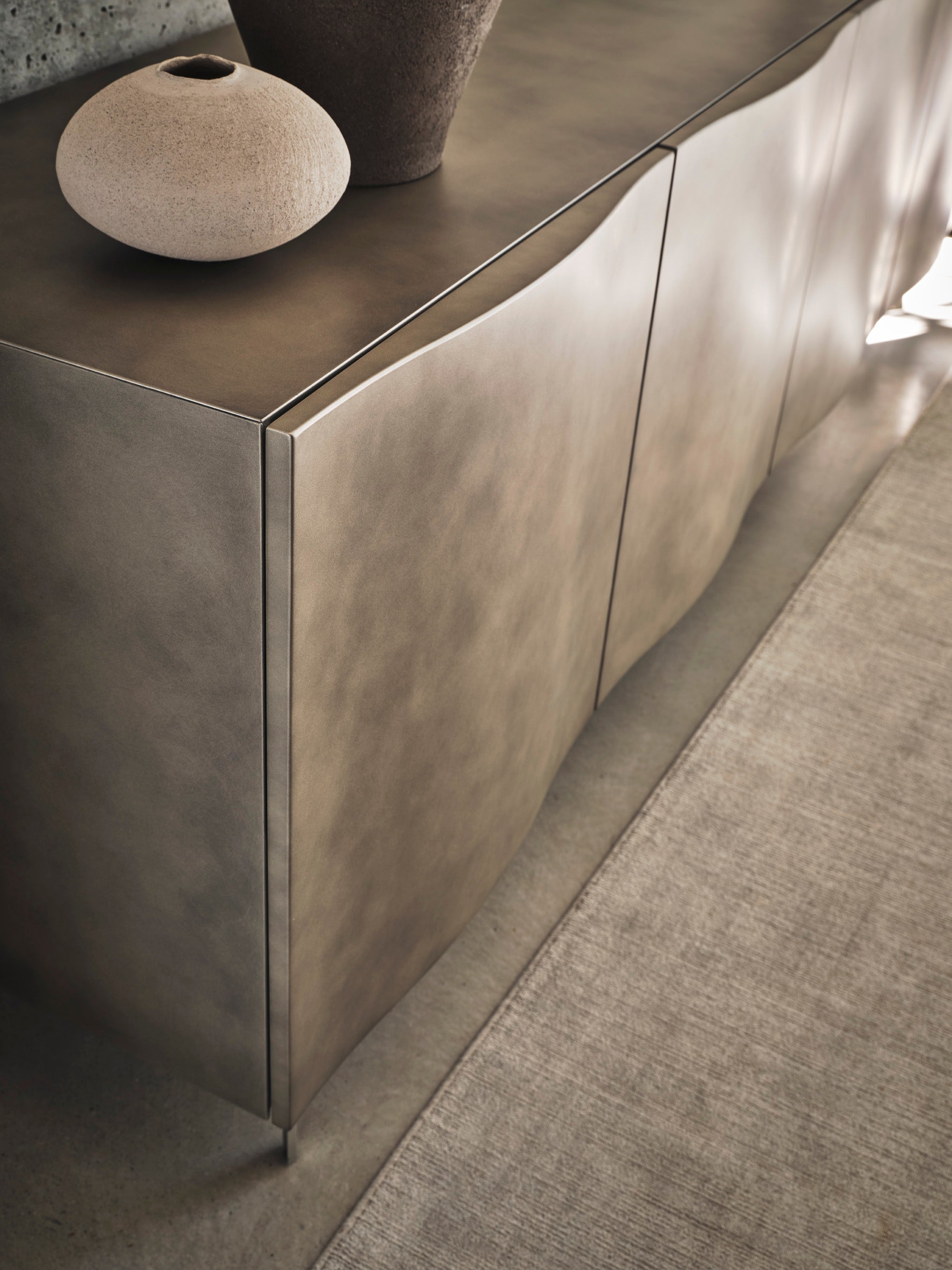 Kommode SINUOSA beige