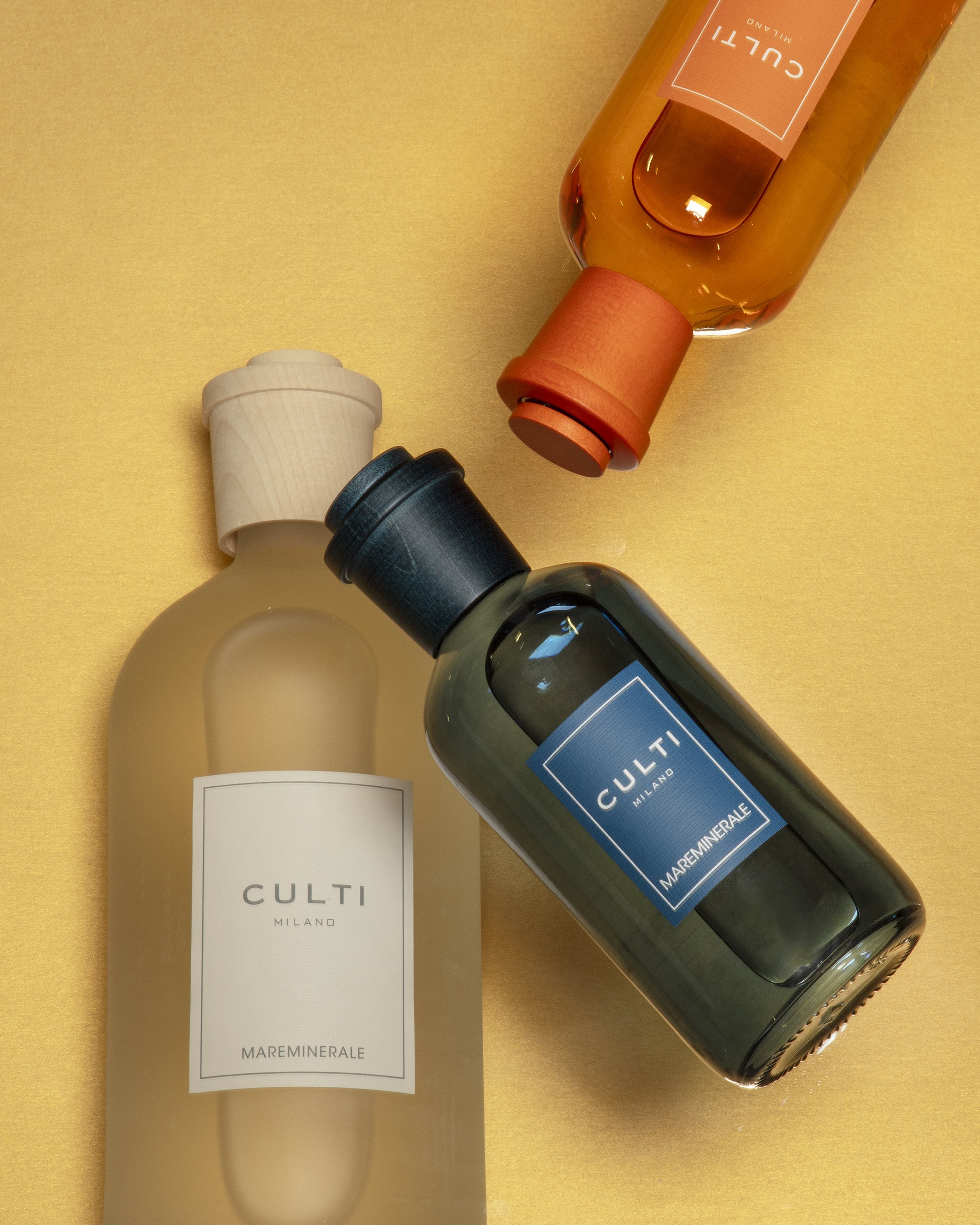Orange Aramara fragrance diffuser with notes of bitter orange, bergamot, and sandalwood.