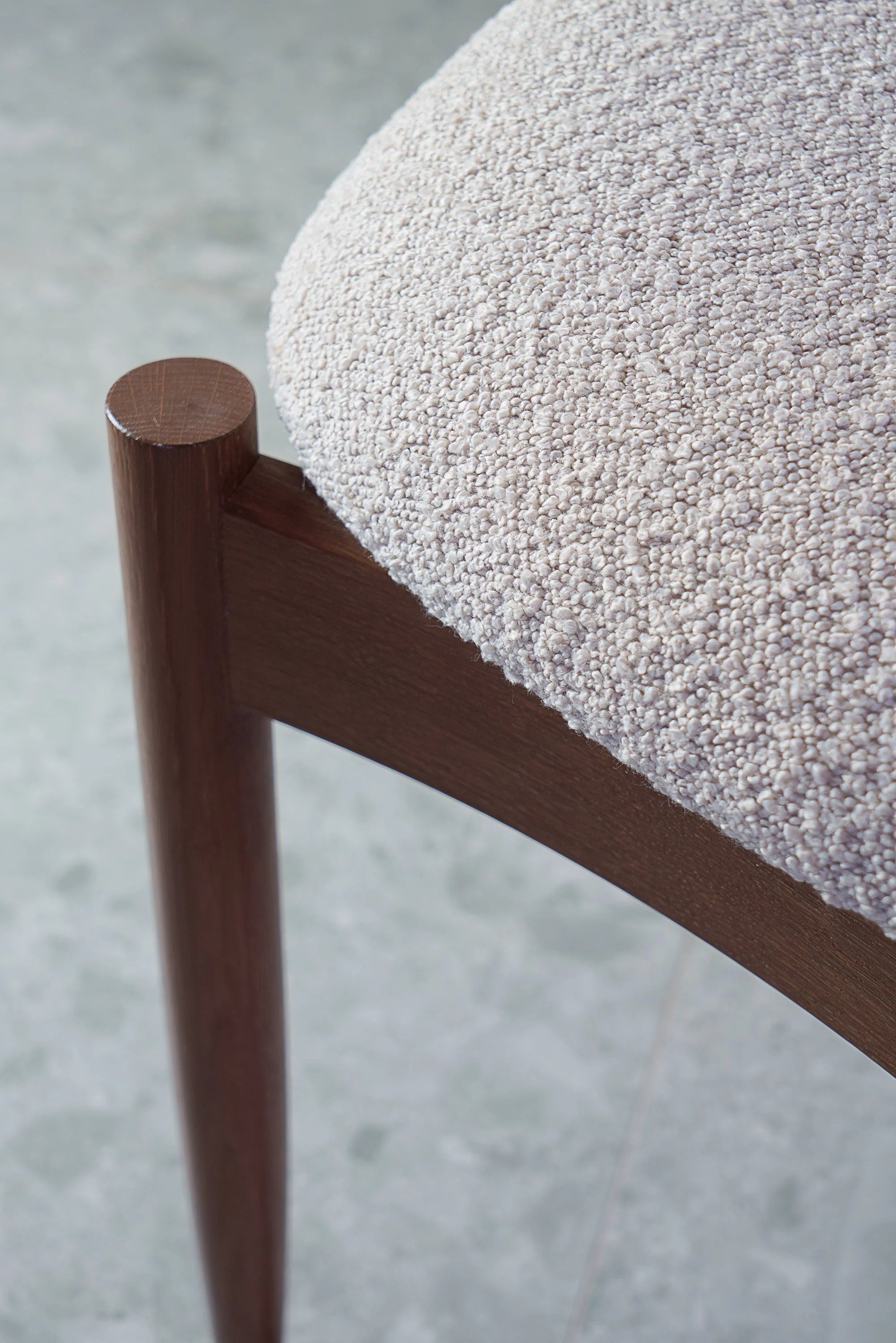 KEMI Chair Beige with Dark Oak Wood