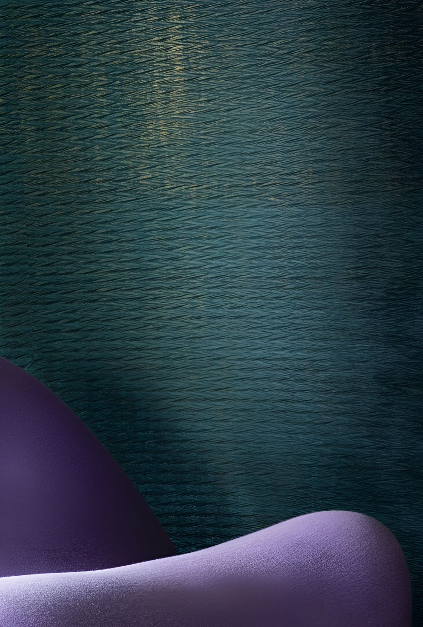 Textile wallpaper with a metallic geometric pattern THÉIA in pearl