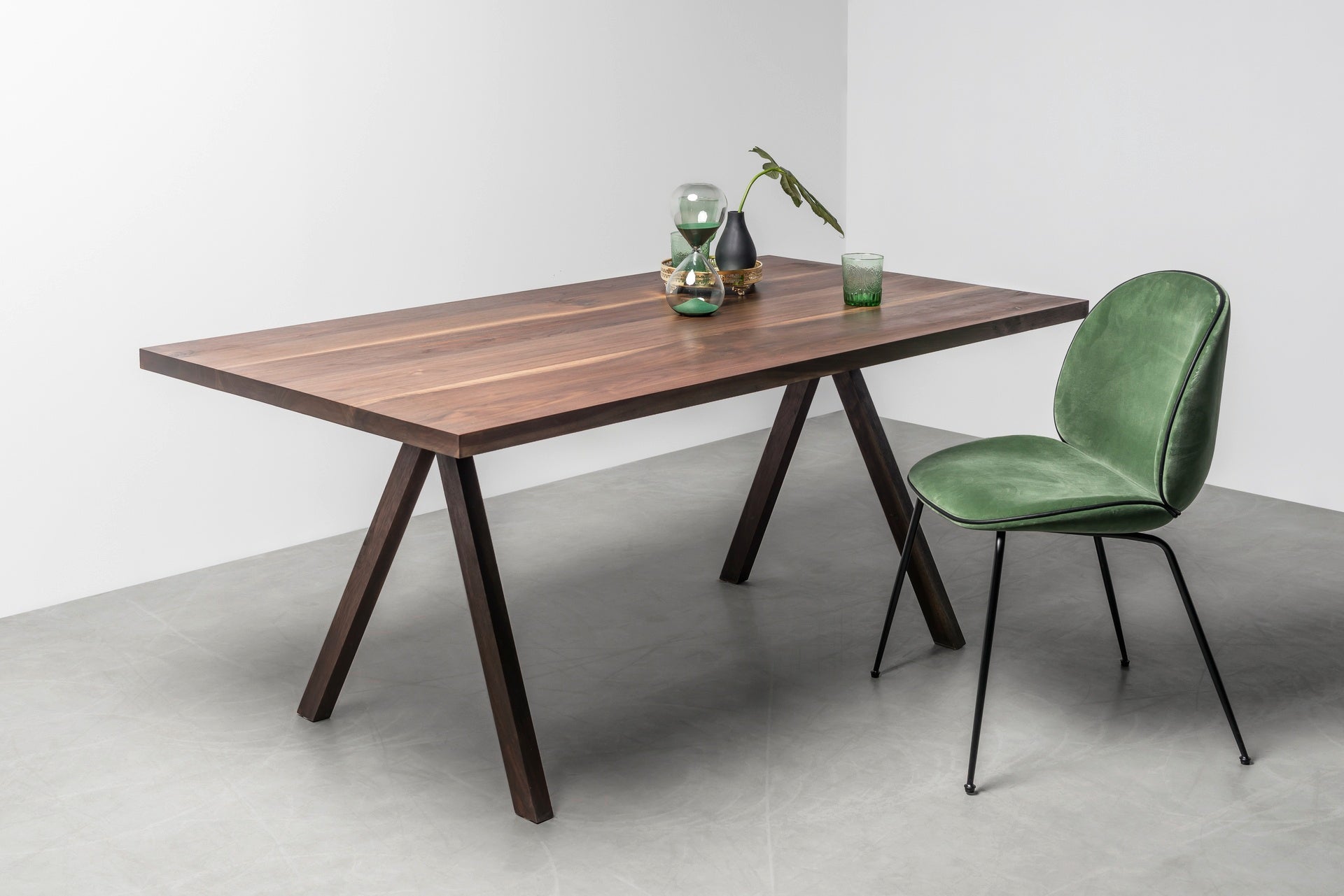 Tisch VICTORIA Nussbaum