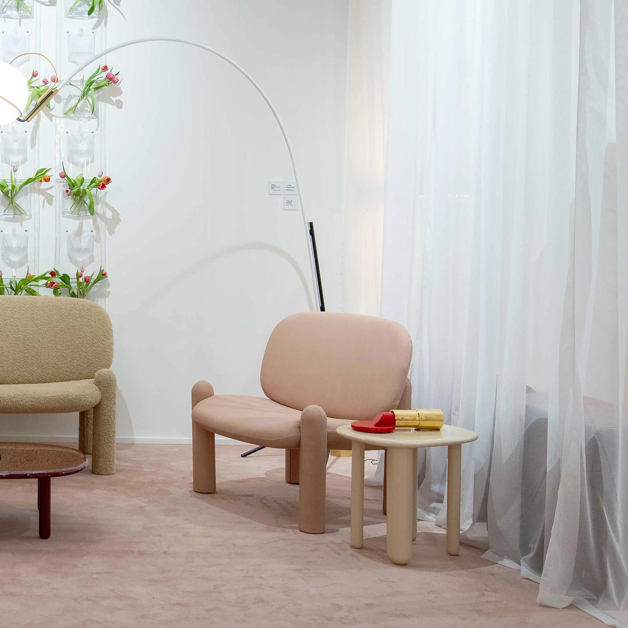 KISS ME gold container