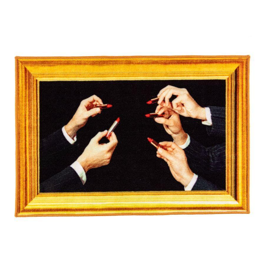 Dywan LIPSTICK czarny ze złotą ramą Seletti Eye on Design