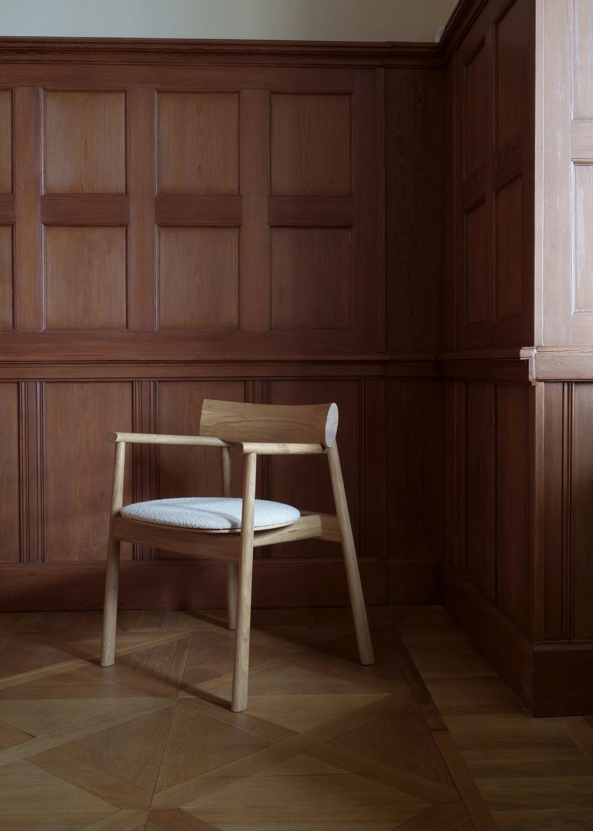 ELIPSA SOFT Chair black oak wood and black boucle