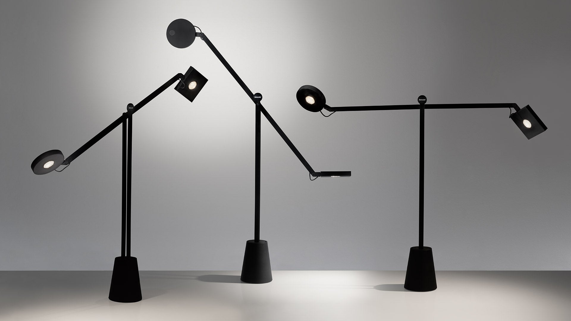 Adjustable Desk Lamp EQUILIBRIST Black