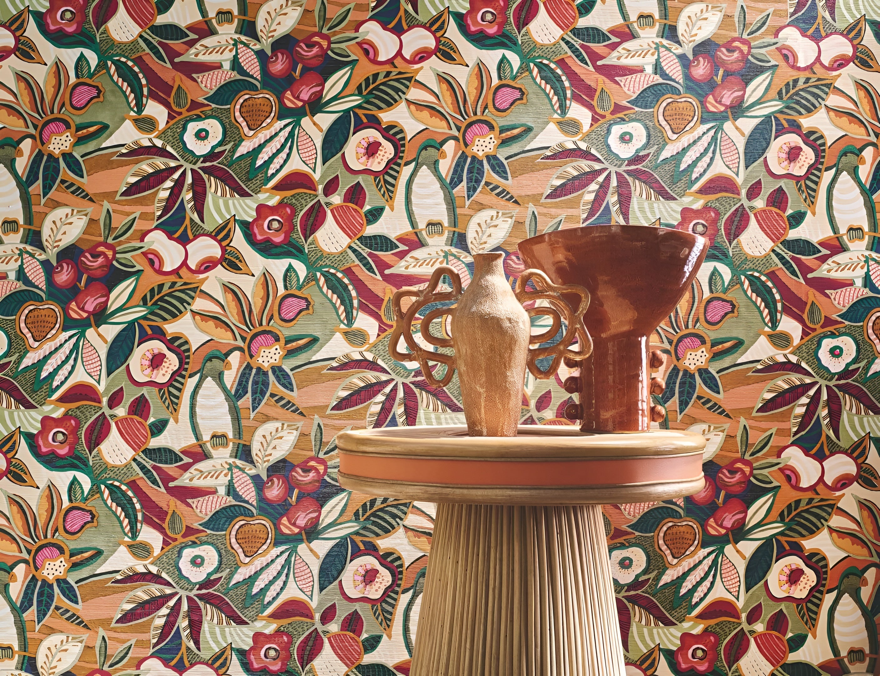 Vinyl wallpaper on non-woven backing with a plant motif TEHUANA - MARRON GLACÉ/MORDORÉ golden chestnut
