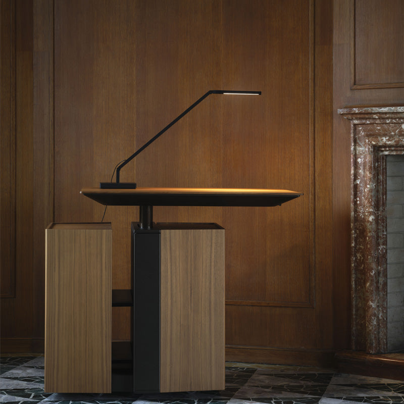 UNTITLED LINEAR desk lamp black