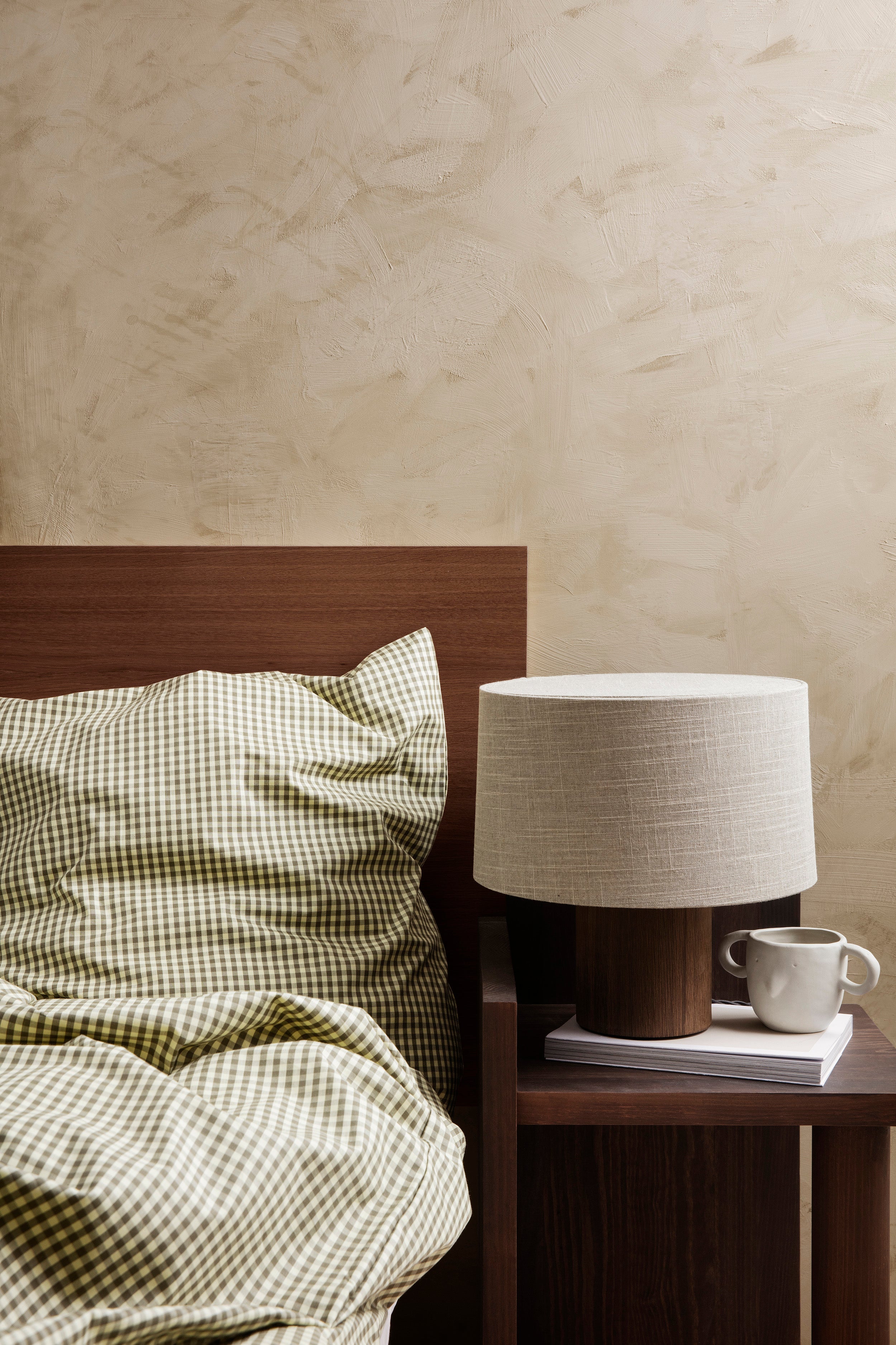 Seitentisch Uta dunkelbraunes Kiefernholz