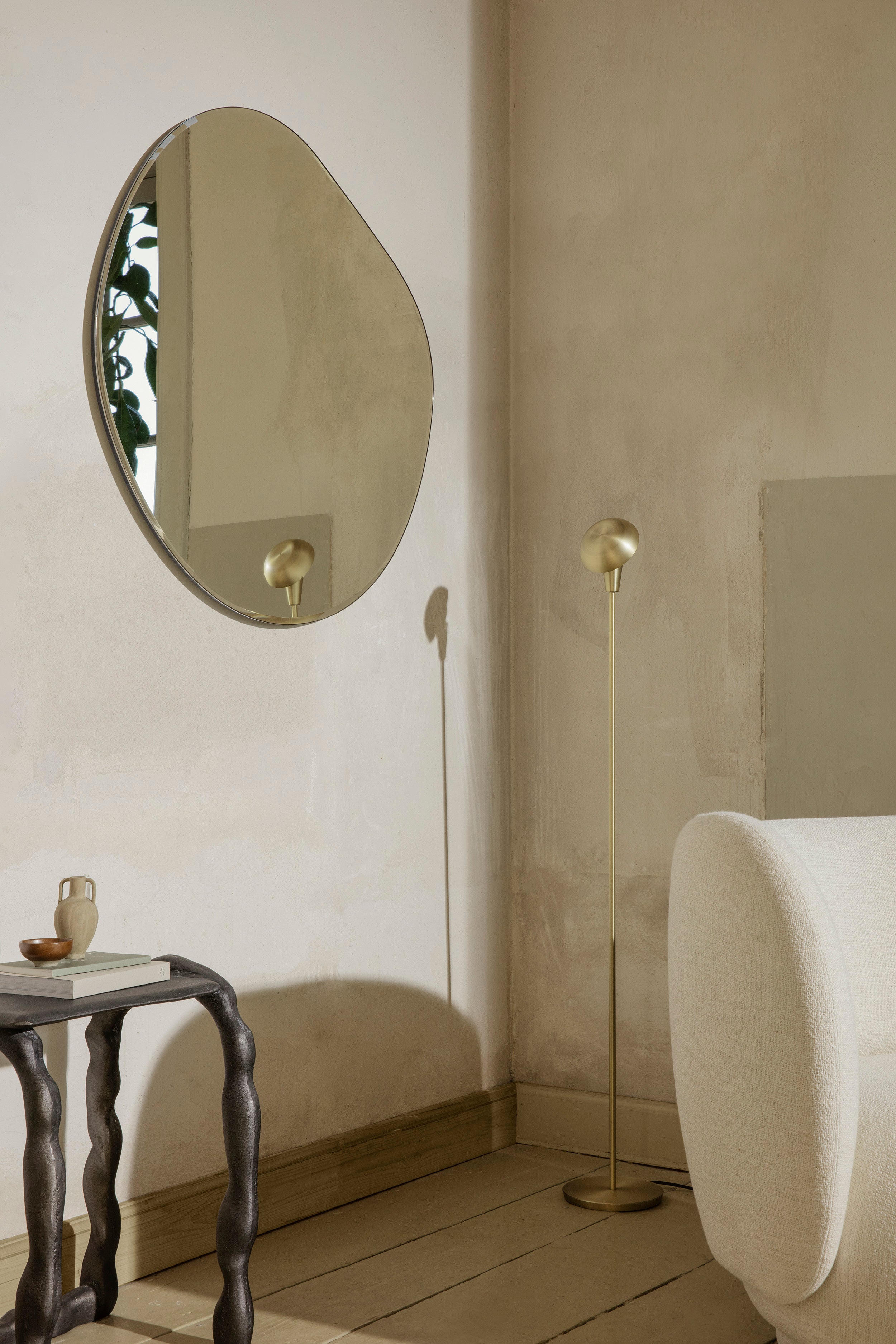 Winzige Messing -Stehlampe