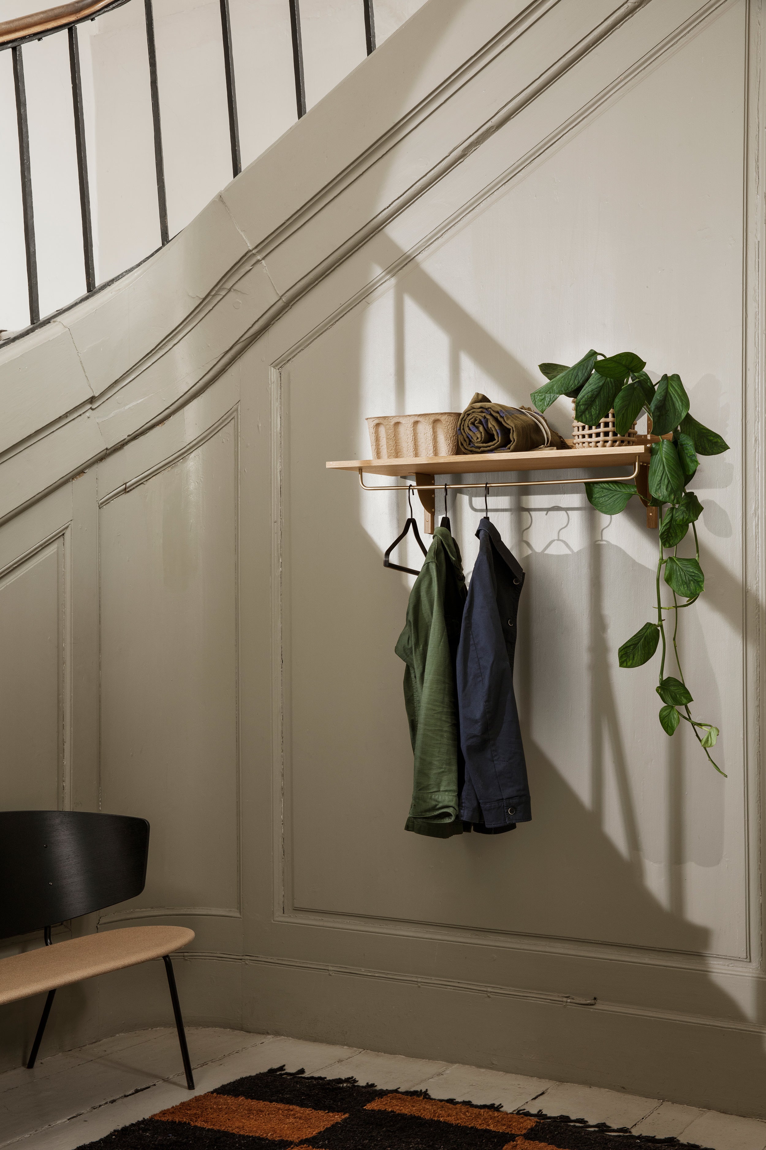 SECTOR RACK SHELF with oak veneer and brass finish