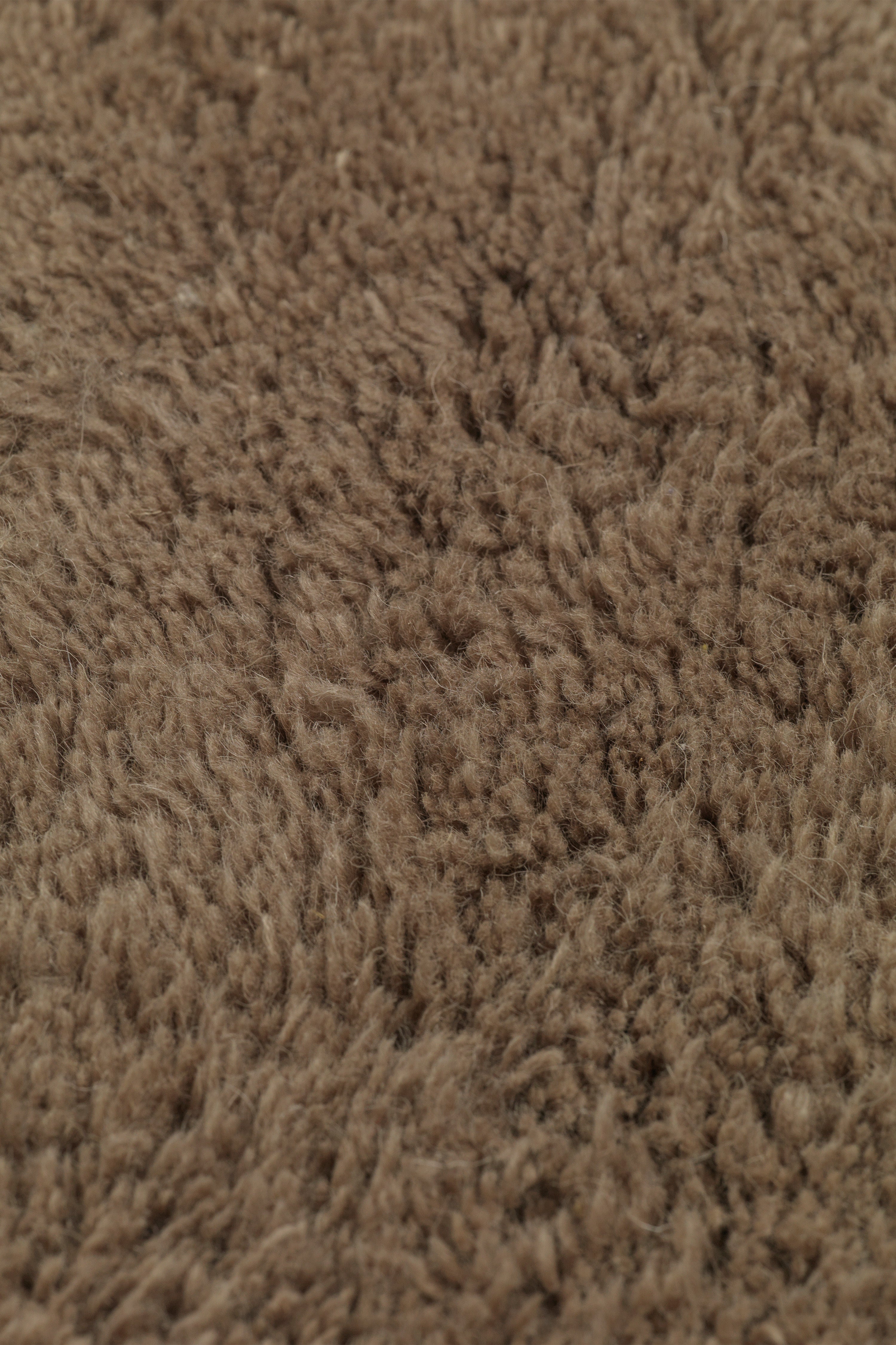 Ovaler Teppich FORMA grau-braun mit langem Flor