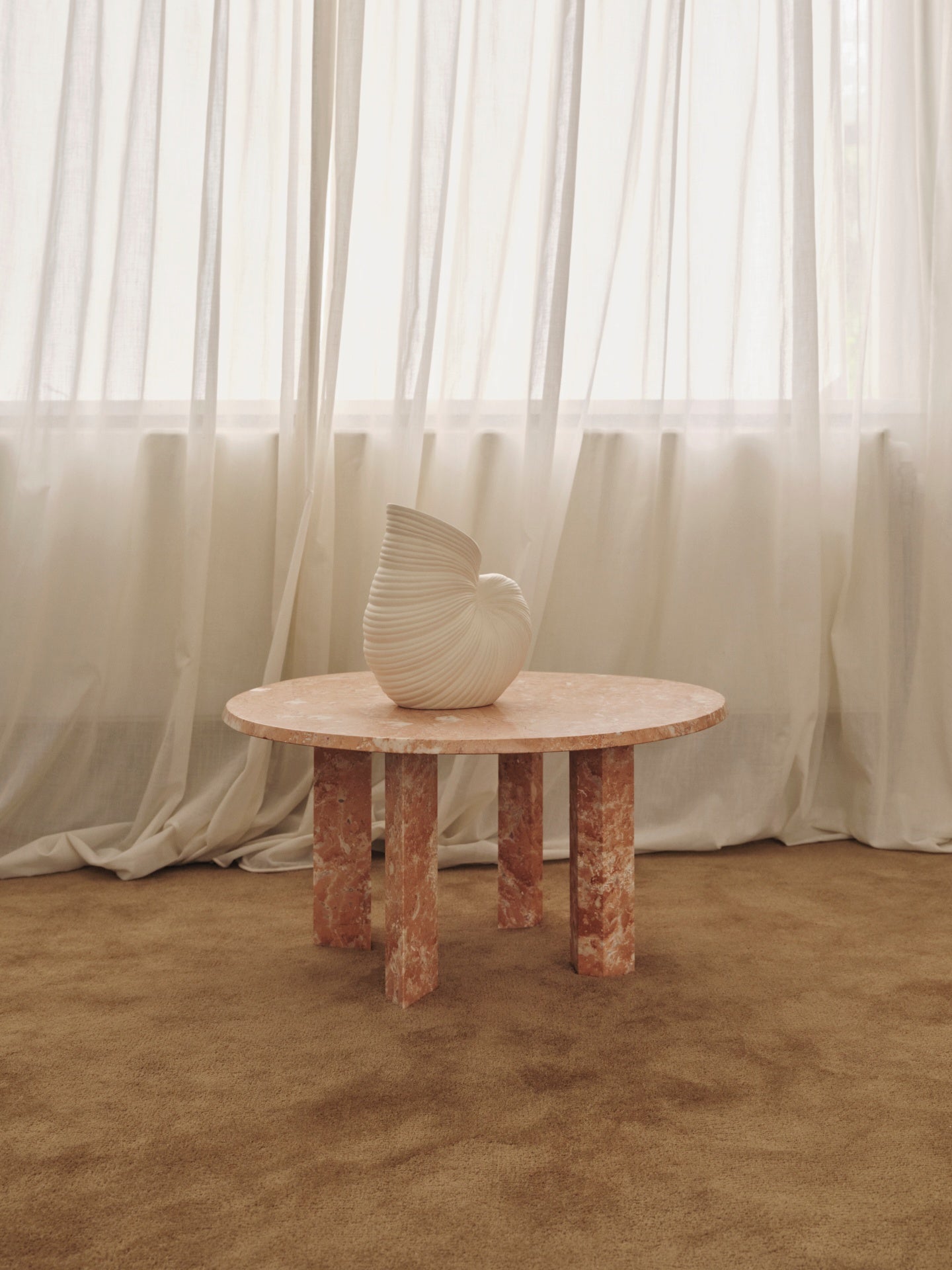 Shell vase vase broken white