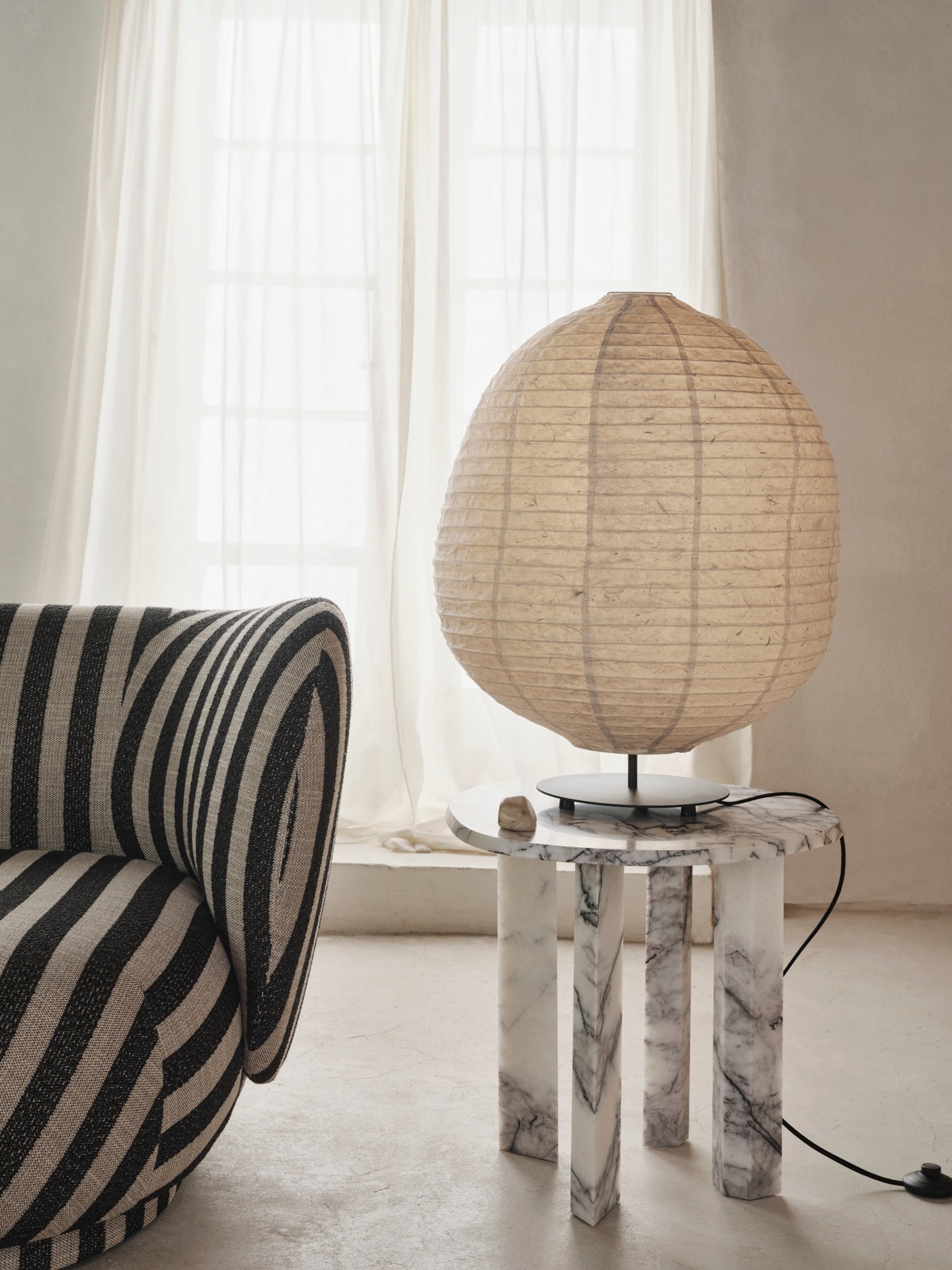 Taula side table white marble