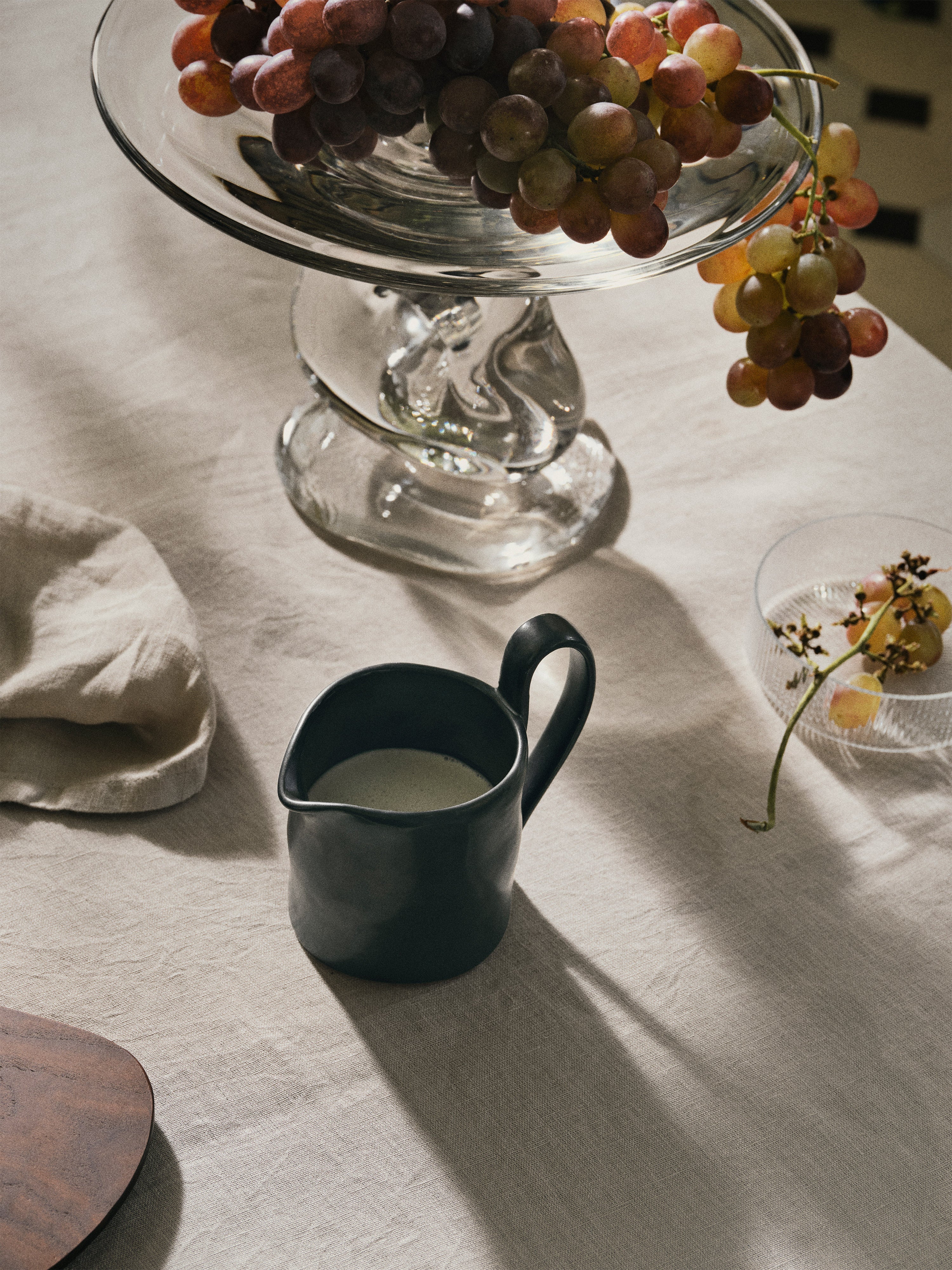 FLOW Milk Jug Broken White