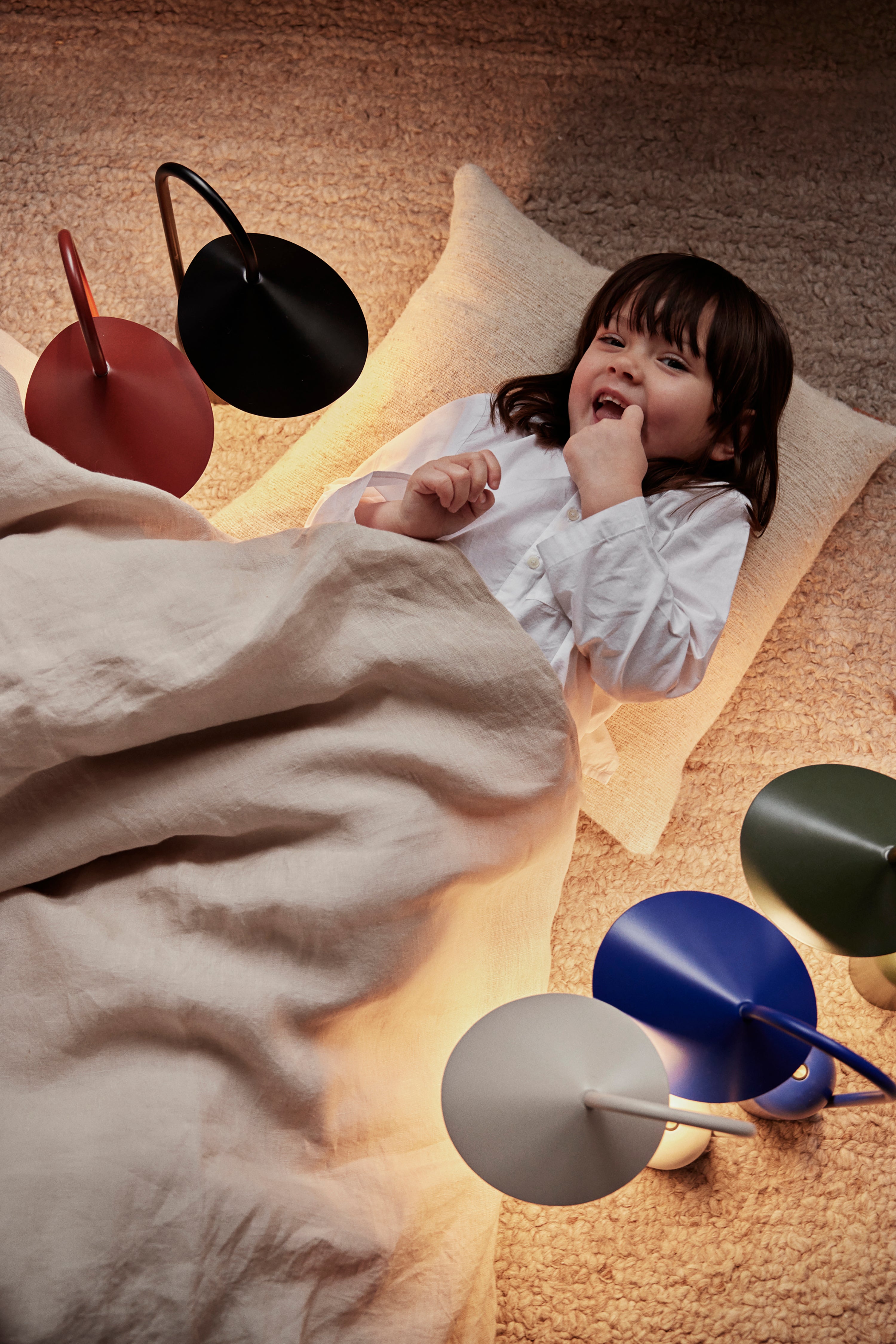 Black arum portable lamp