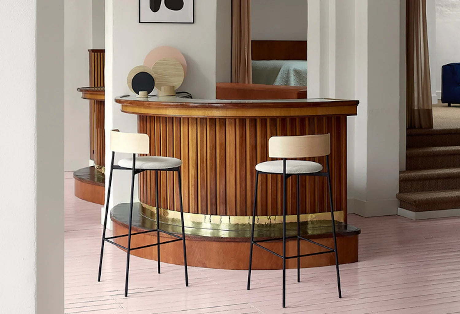 FRIDAY Bar Stool with Black Seat, Wooden Backrest, and Beige Base
