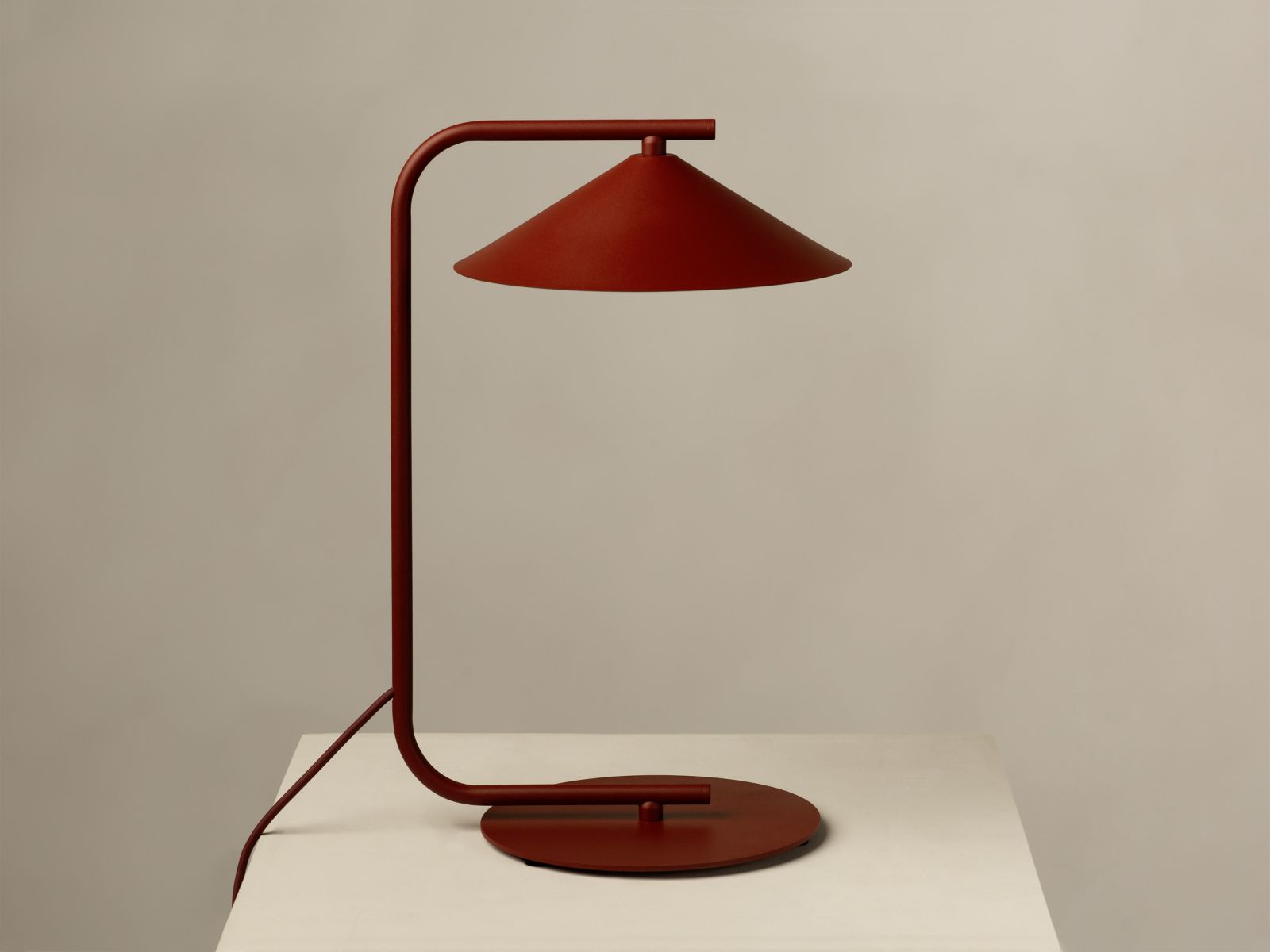 Lampa stołowa NOCTE bordowy – detal klosza