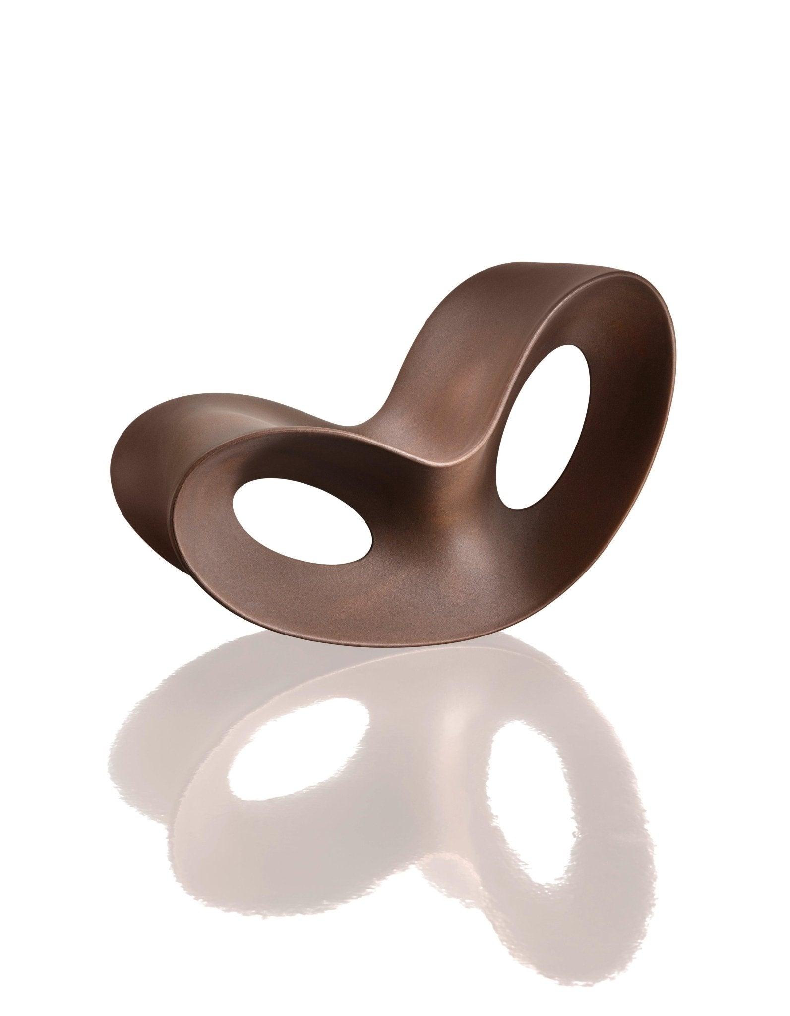 Fotel bujany VOIDO brązowy Magis Eye on Design