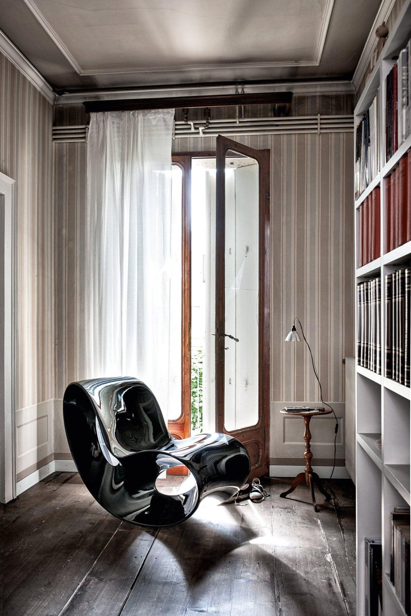 Fotel bujany VOIDO brązowy Magis Eye on Design