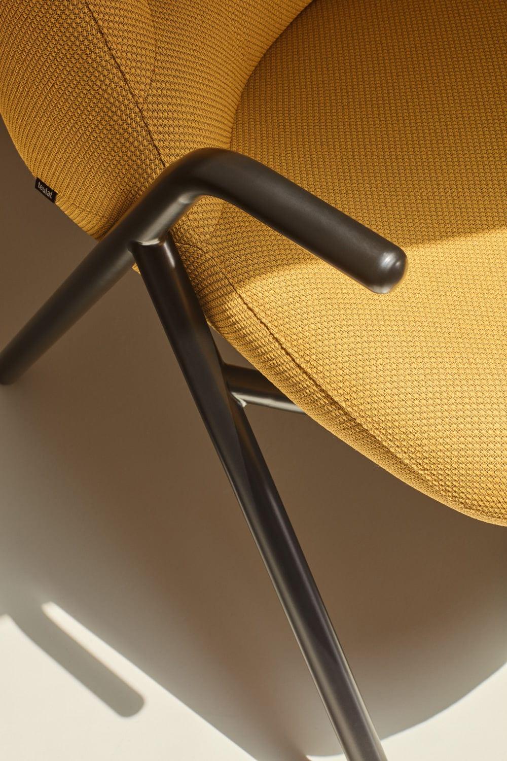 Fotel DINS musztardowy Teulat Eye on Design