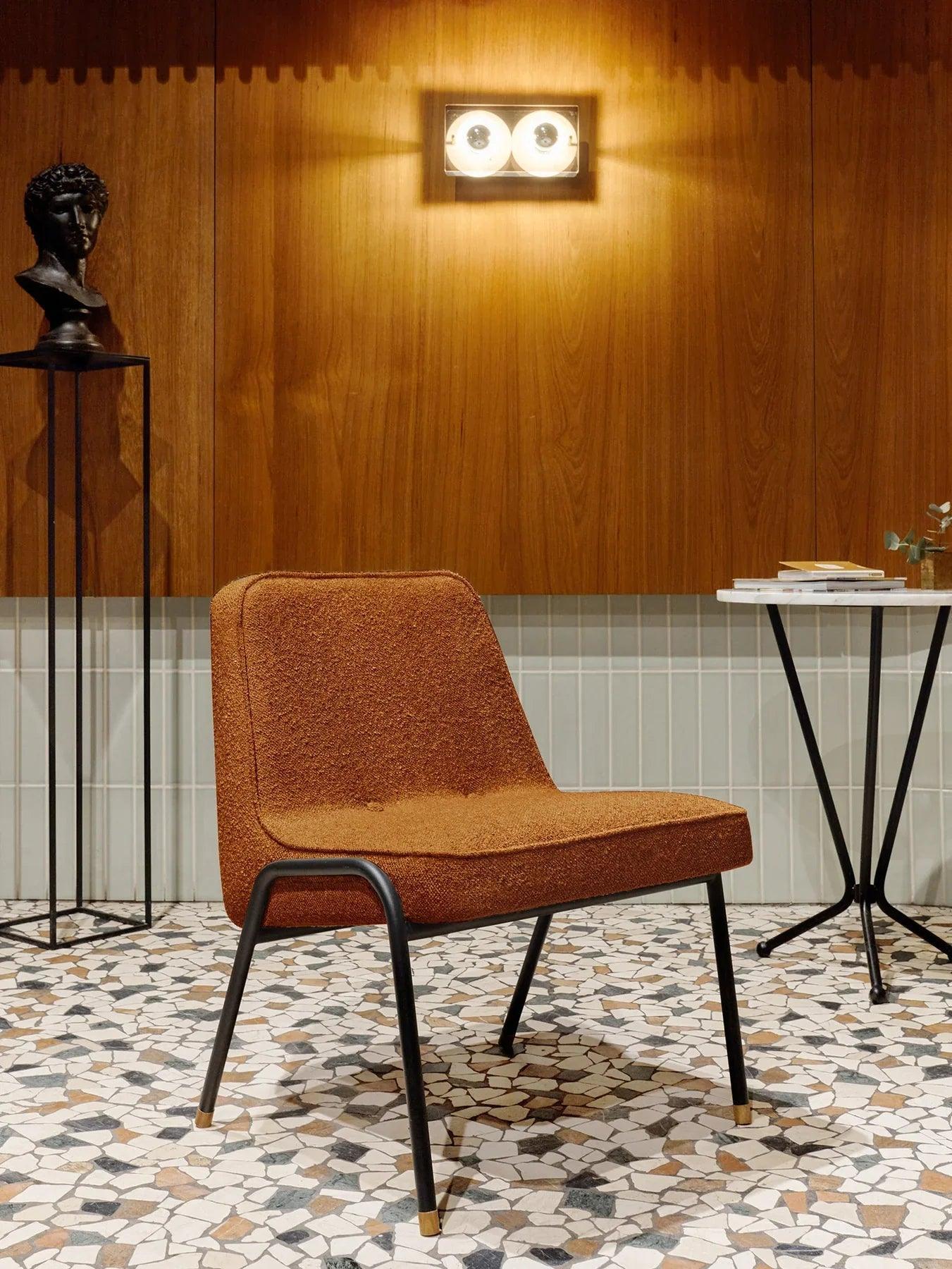 Fotel klubowy 366 METAL beżowy w tkaninie Boucle Creme 366 concept Eye on Design