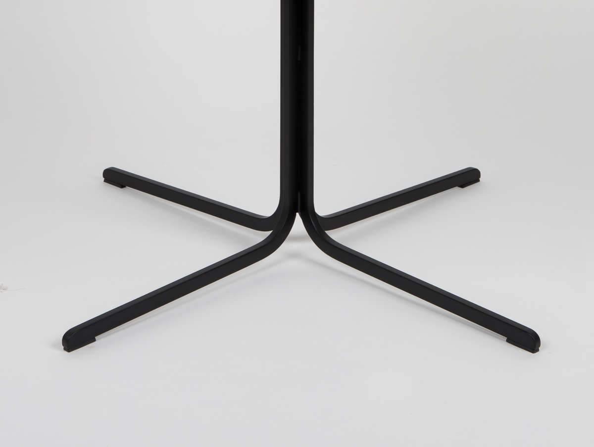 Fotel NIKKI brązowy Zuiver Eye on Design