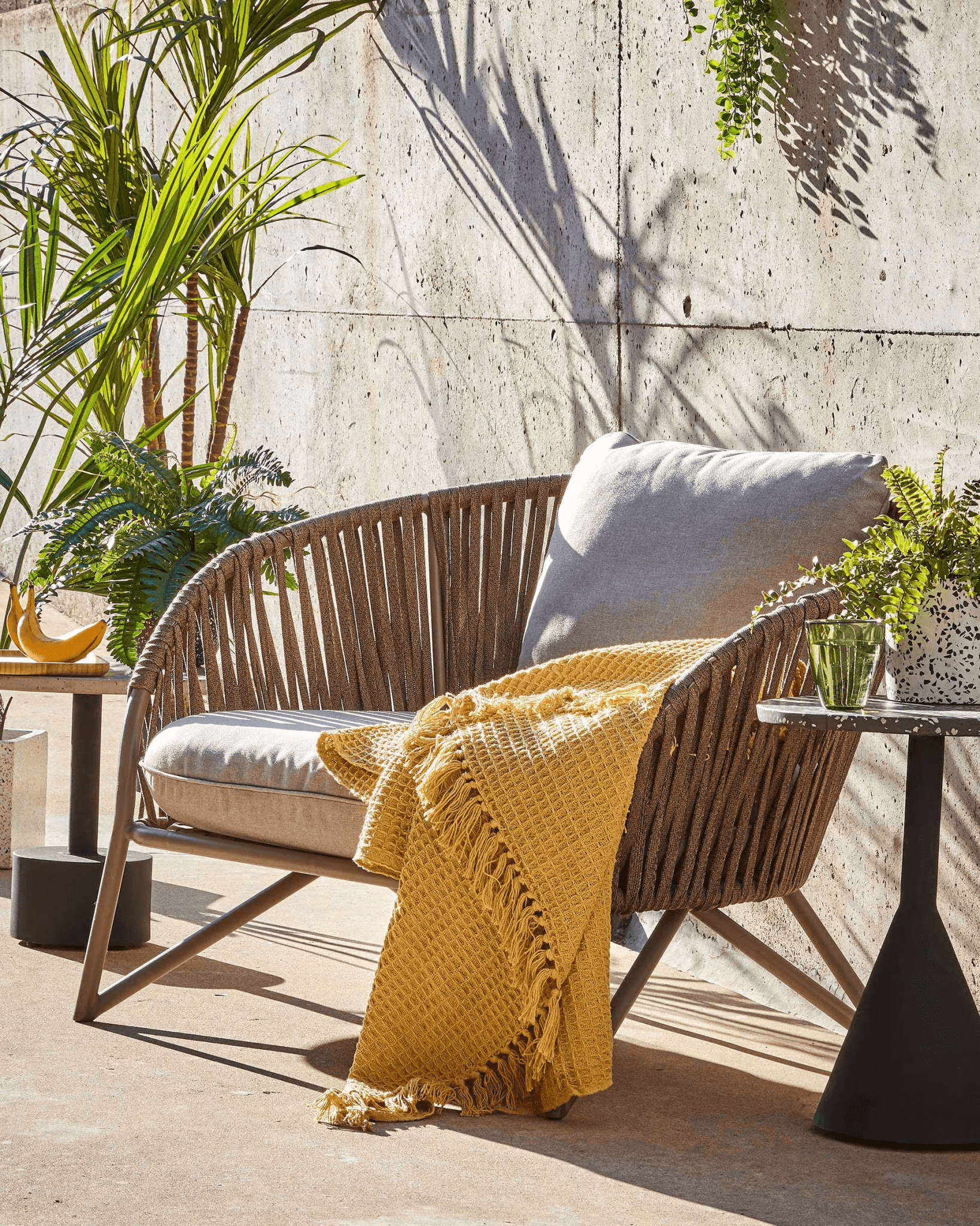 Fotel ogrodowy BRANZIE brązowy La Forma Eye on Design