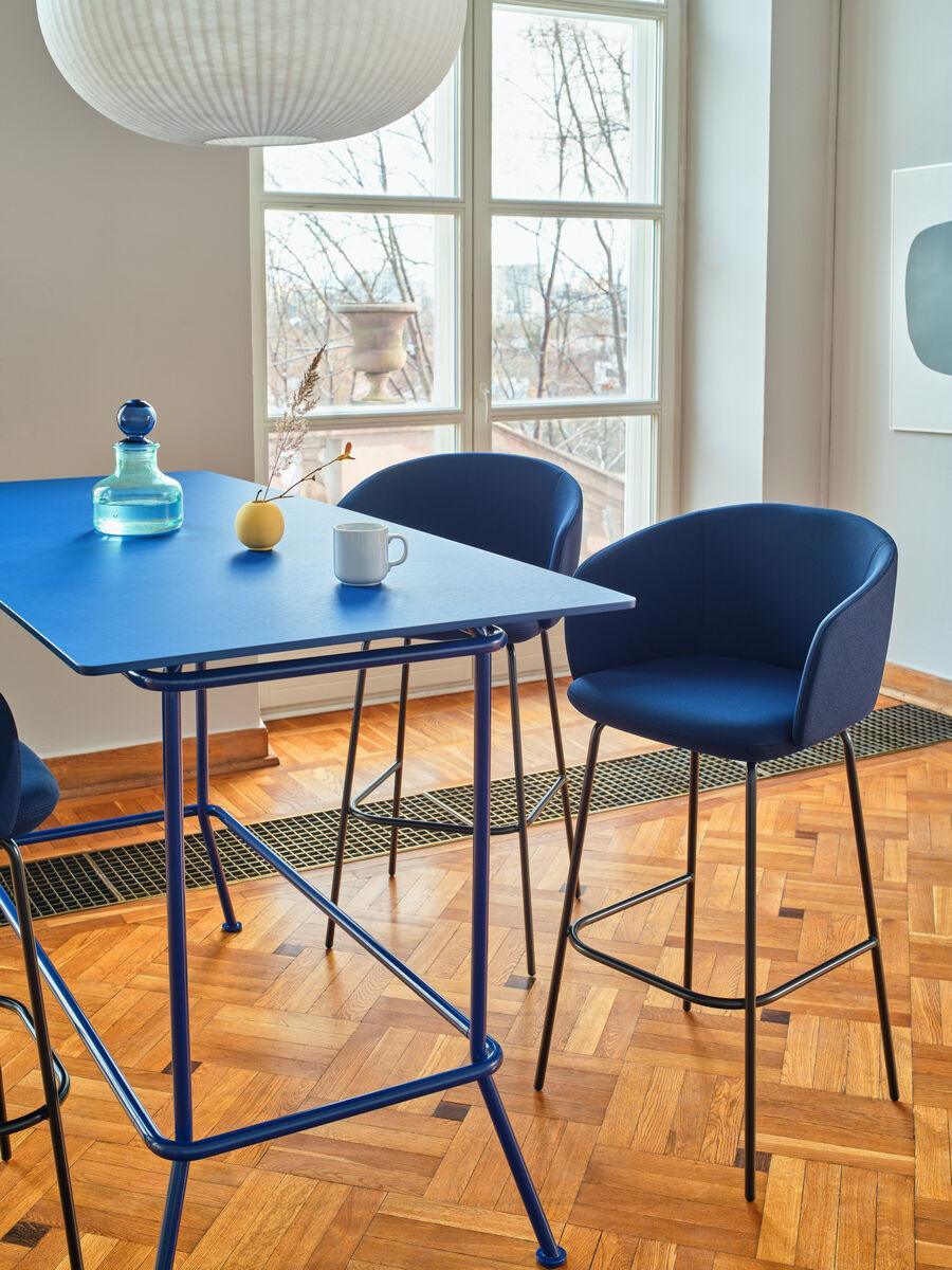 Hoker GRACE z metalową podstawą – .mdd