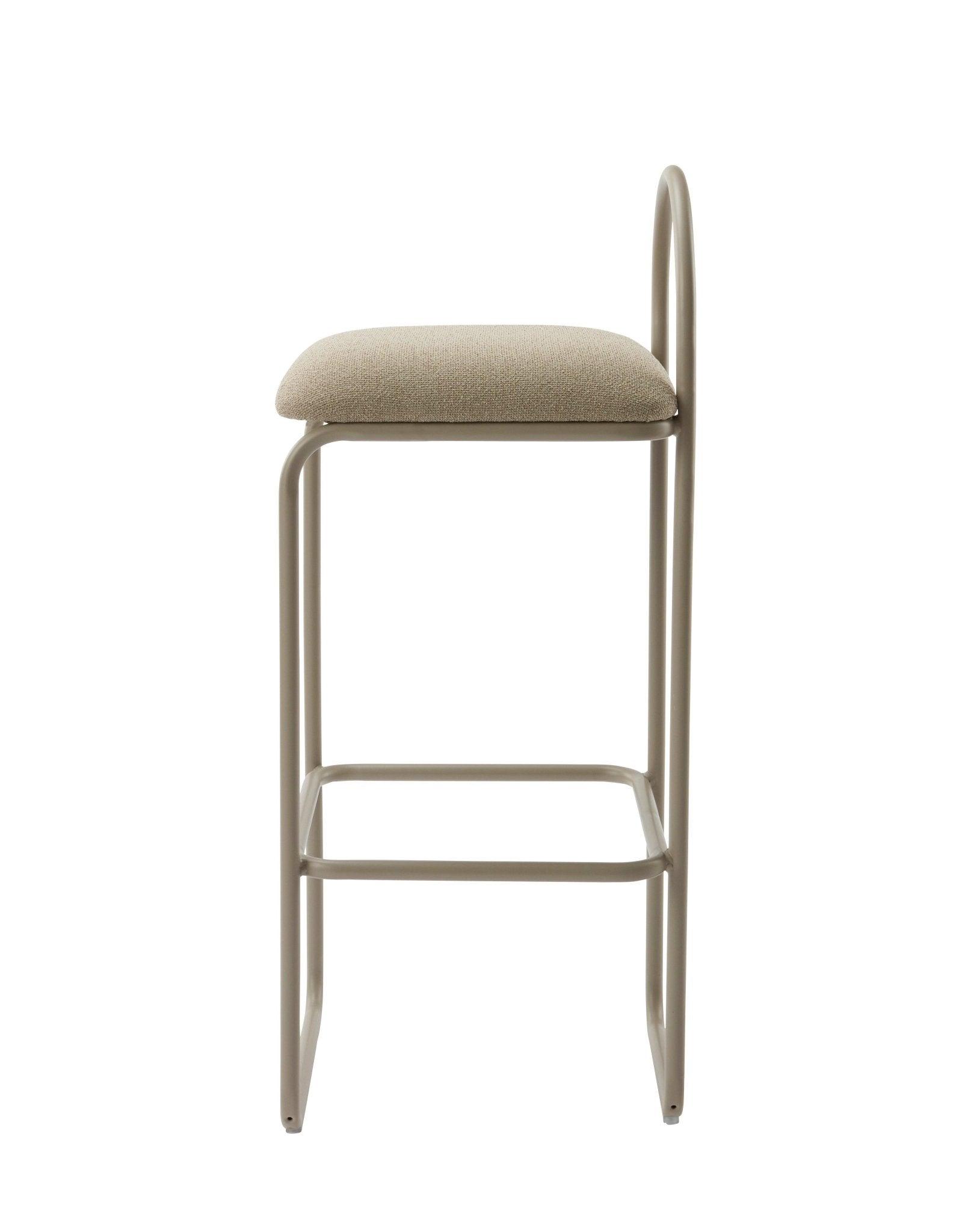 Hoker z tkaniną boucle ANGUI taupe AYTM Eye on Design