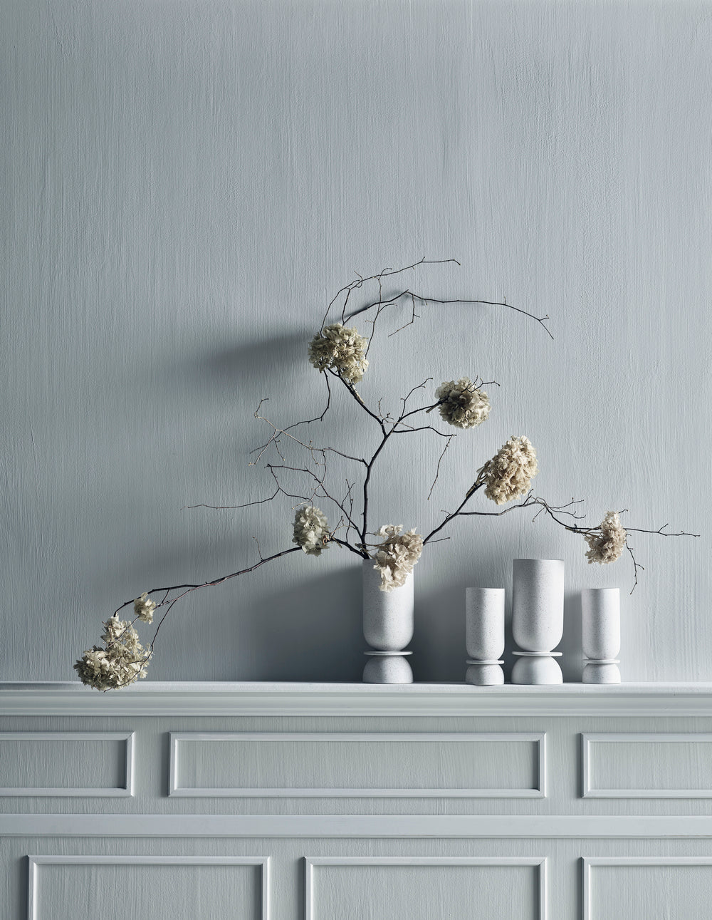 Hour vase white ceramics